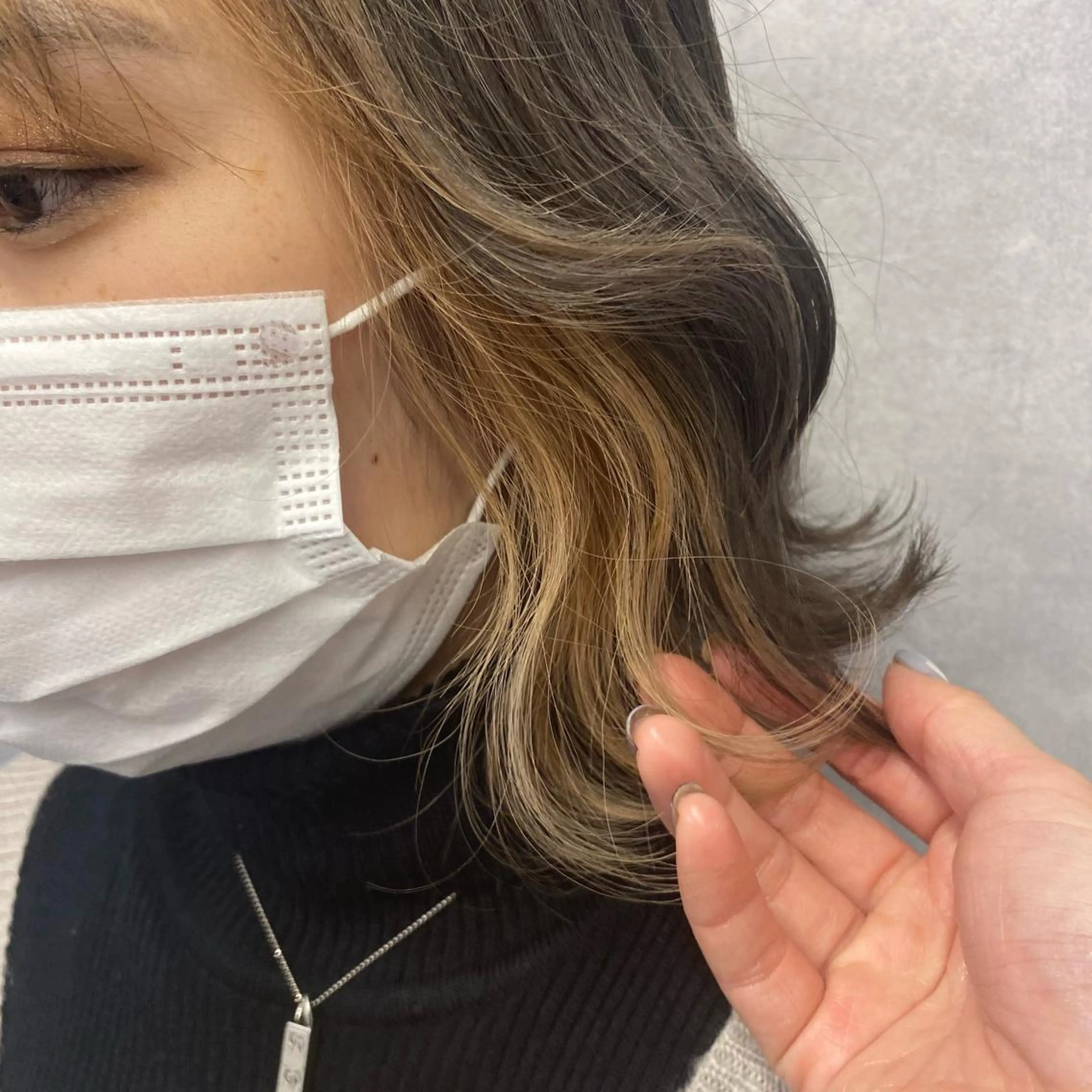 ミディアム ミストバング Cielro【 シェイロ 】所属・Cielro/ダブル カラー/西田咲希のヘアスタイル