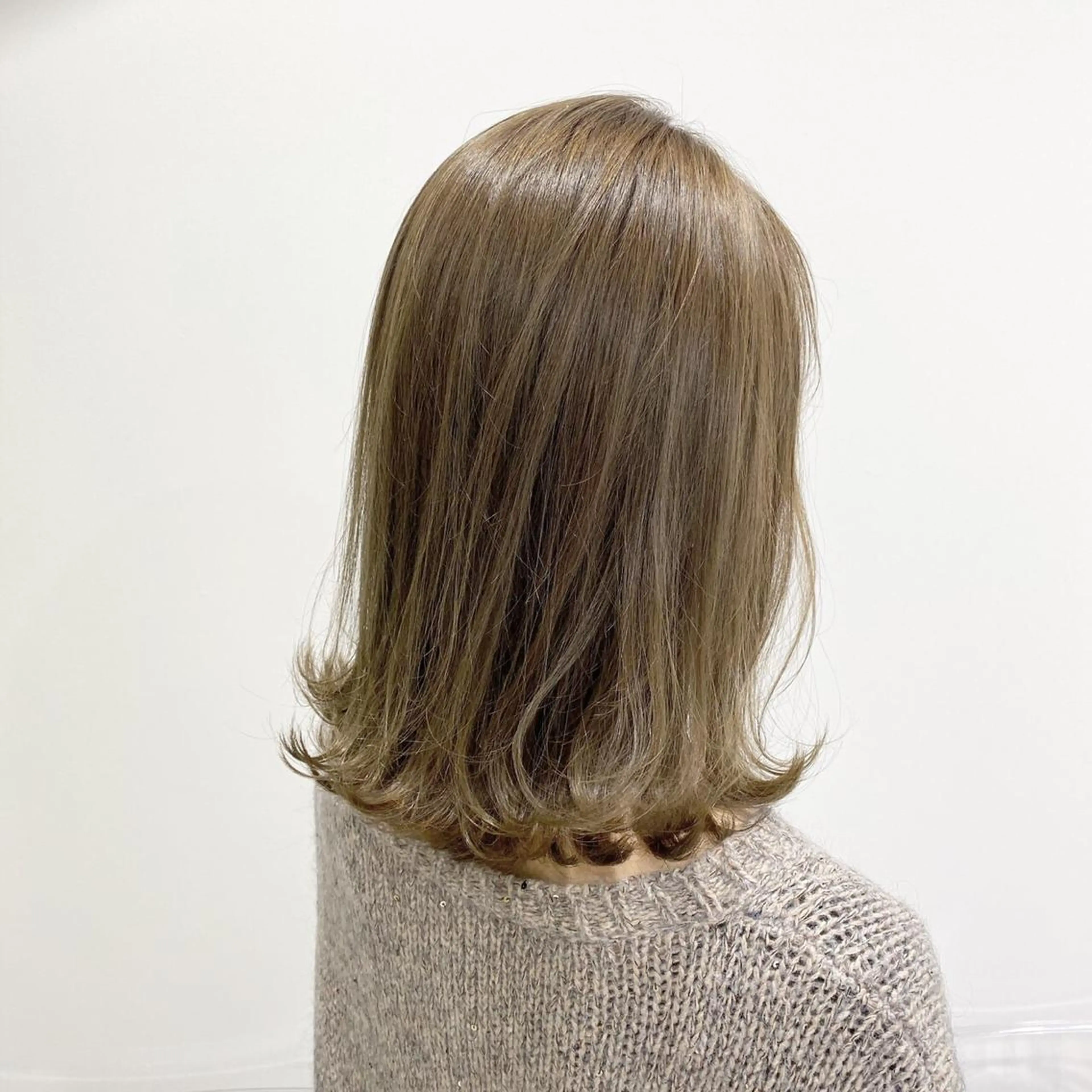 セミロング カラー 透明感カラー ヘアカラー トリートメント ヘアセット 透明感カラー🤍 Kaitoのヘアスタイル