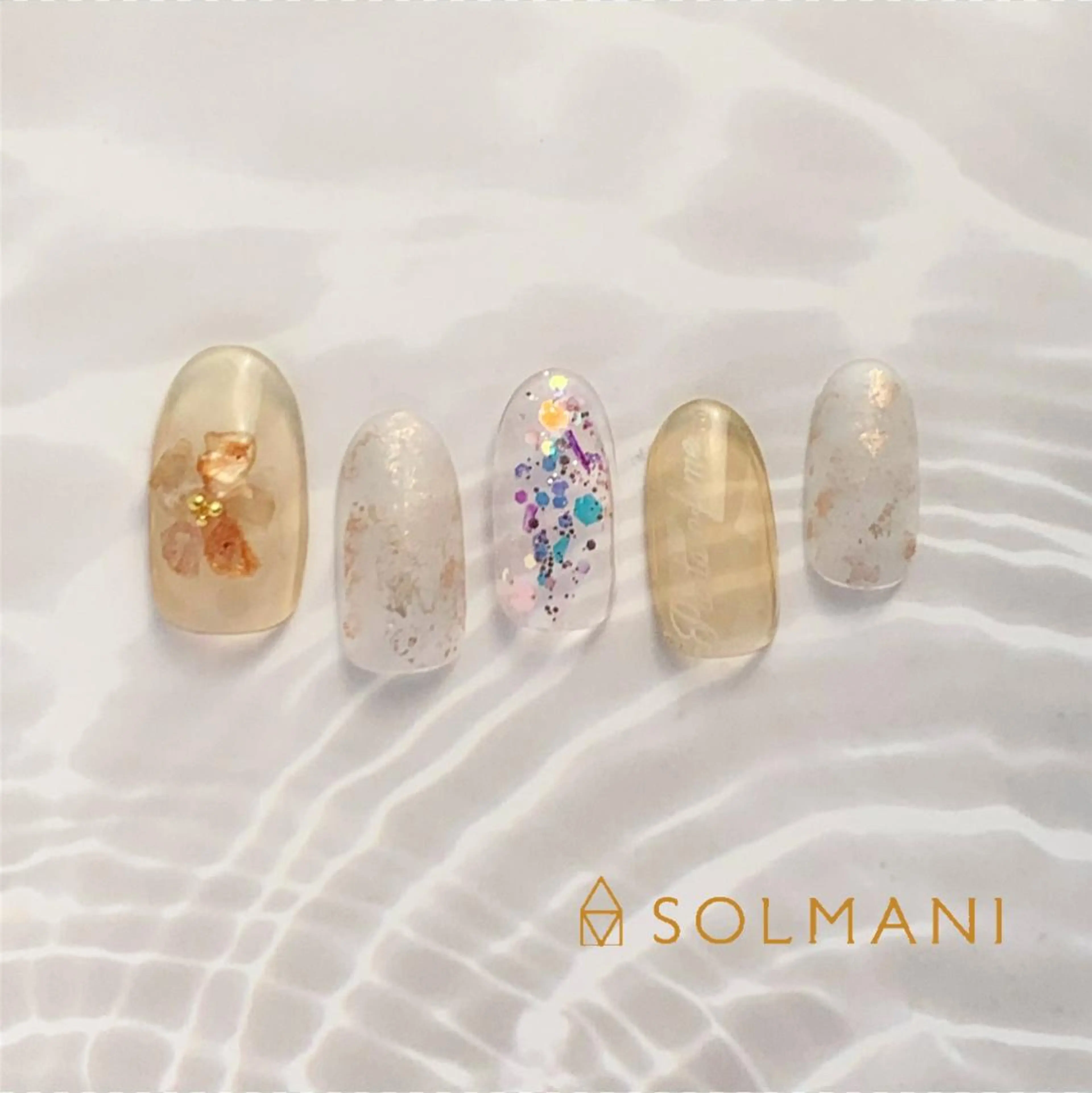 ネイル フラワーネイル SOLMANI 予約担当のネイルデザイン