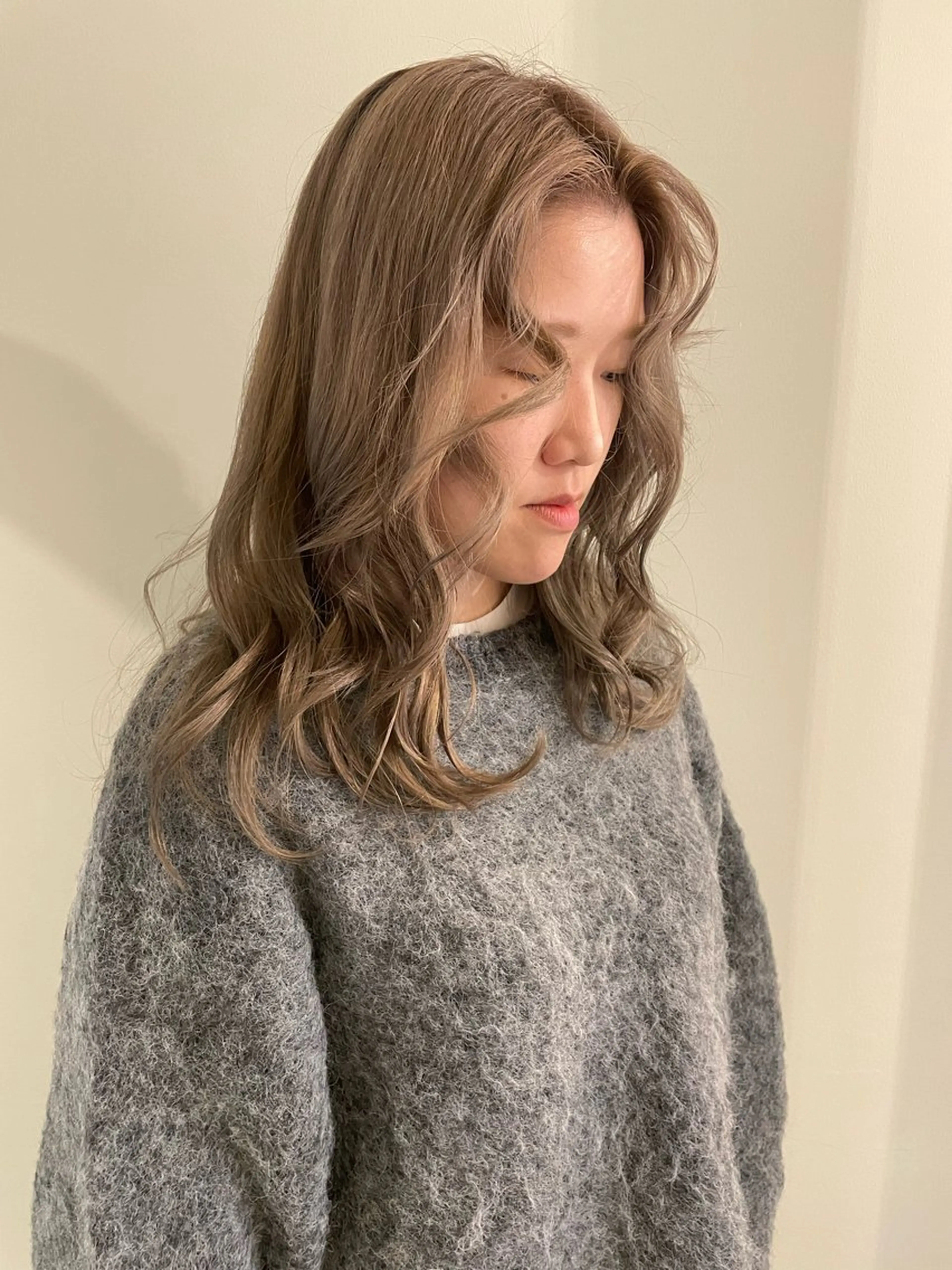 セミロング カラー ベージュカラー カット ヘアカラー トリートメント 渋谷 留菜のヘアスタイル