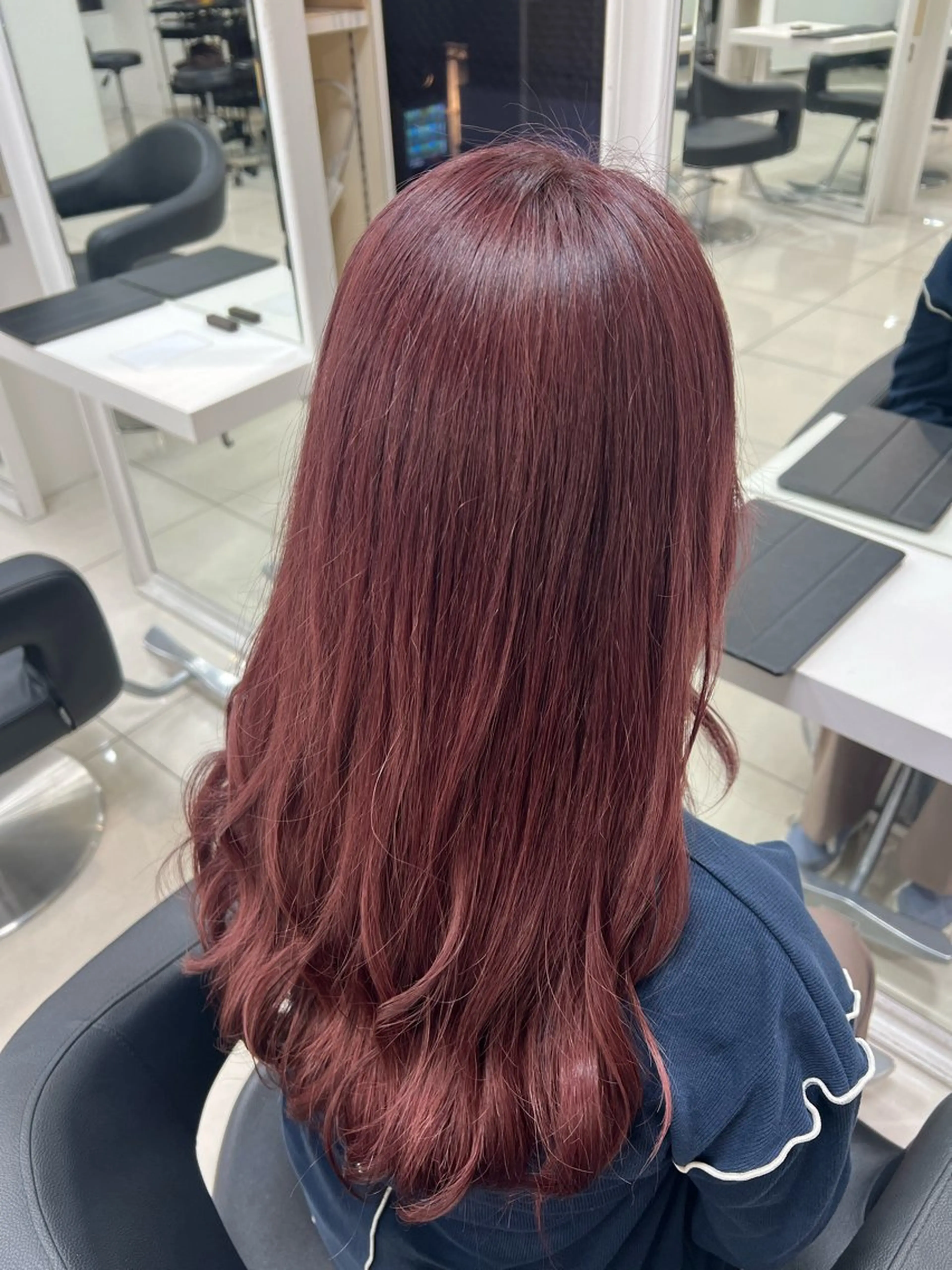 セミロング カラー ブリーチ ボルドーカラー ピンクカラー ヘアカラー トリートメント 【暖色カラー特化】 中山由梨のヘアスタイル