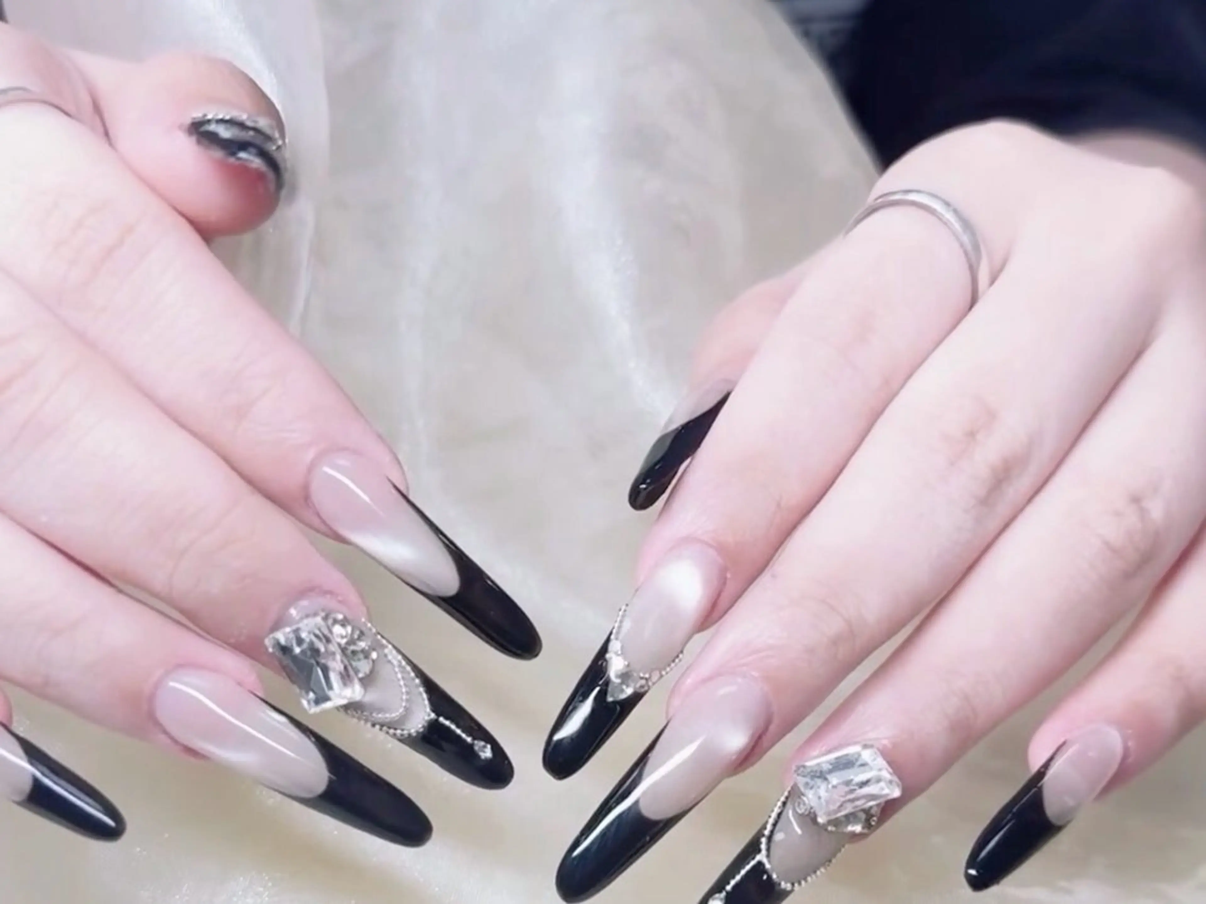 ネイル ハンドネイル ハンドケア DarkHoney 池袋店のネイルデザイン