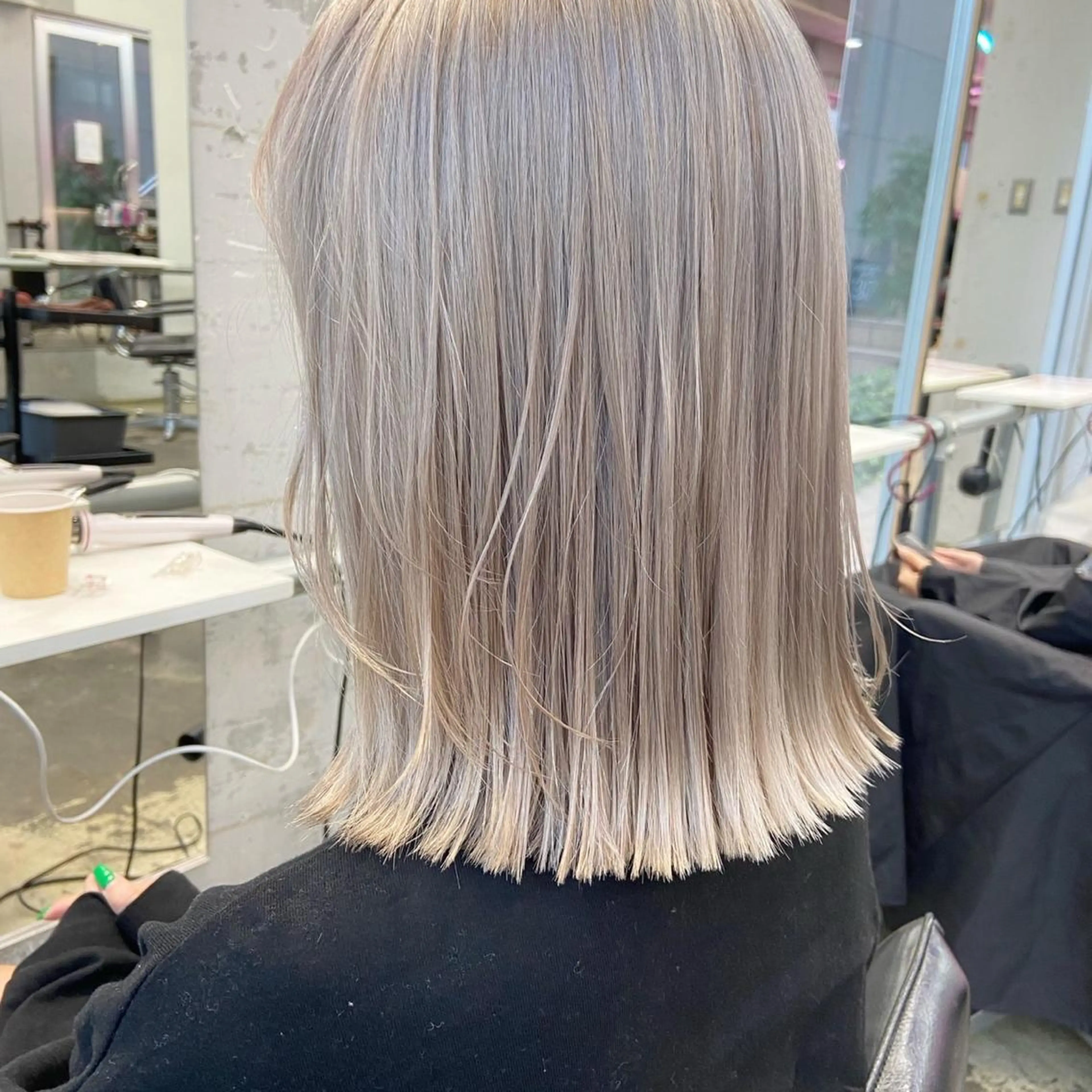 ミディアム カラー ブリーチ ヘアカラー トリートメント ザクザクレイヤー 🍀/ブリーチ/小田のヘアスタイル