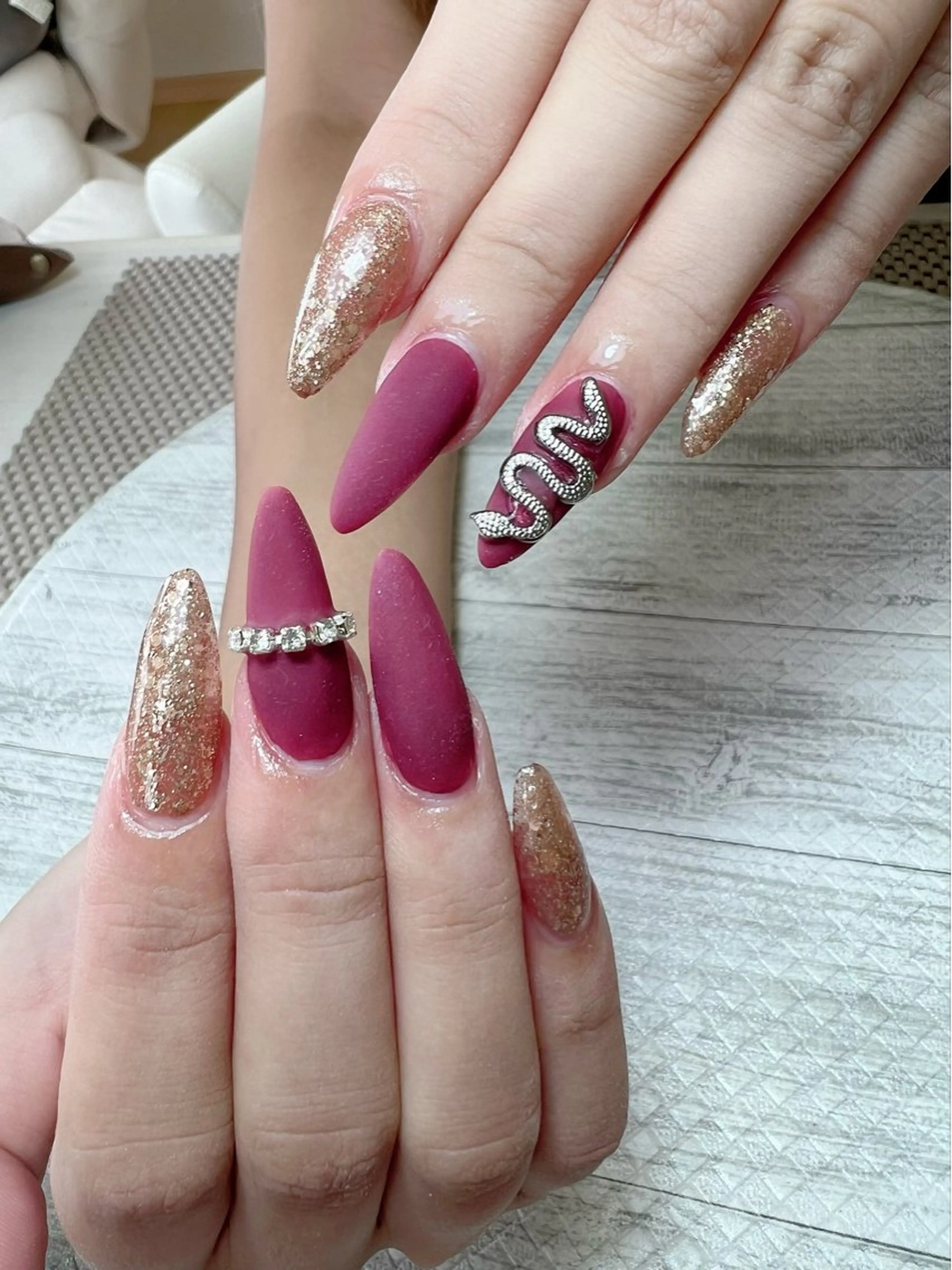 ネイル ボルドー マットネイル メンズネイル スカルプネイル ハンドネイル シェヌネイル JURAのネイルデザイン