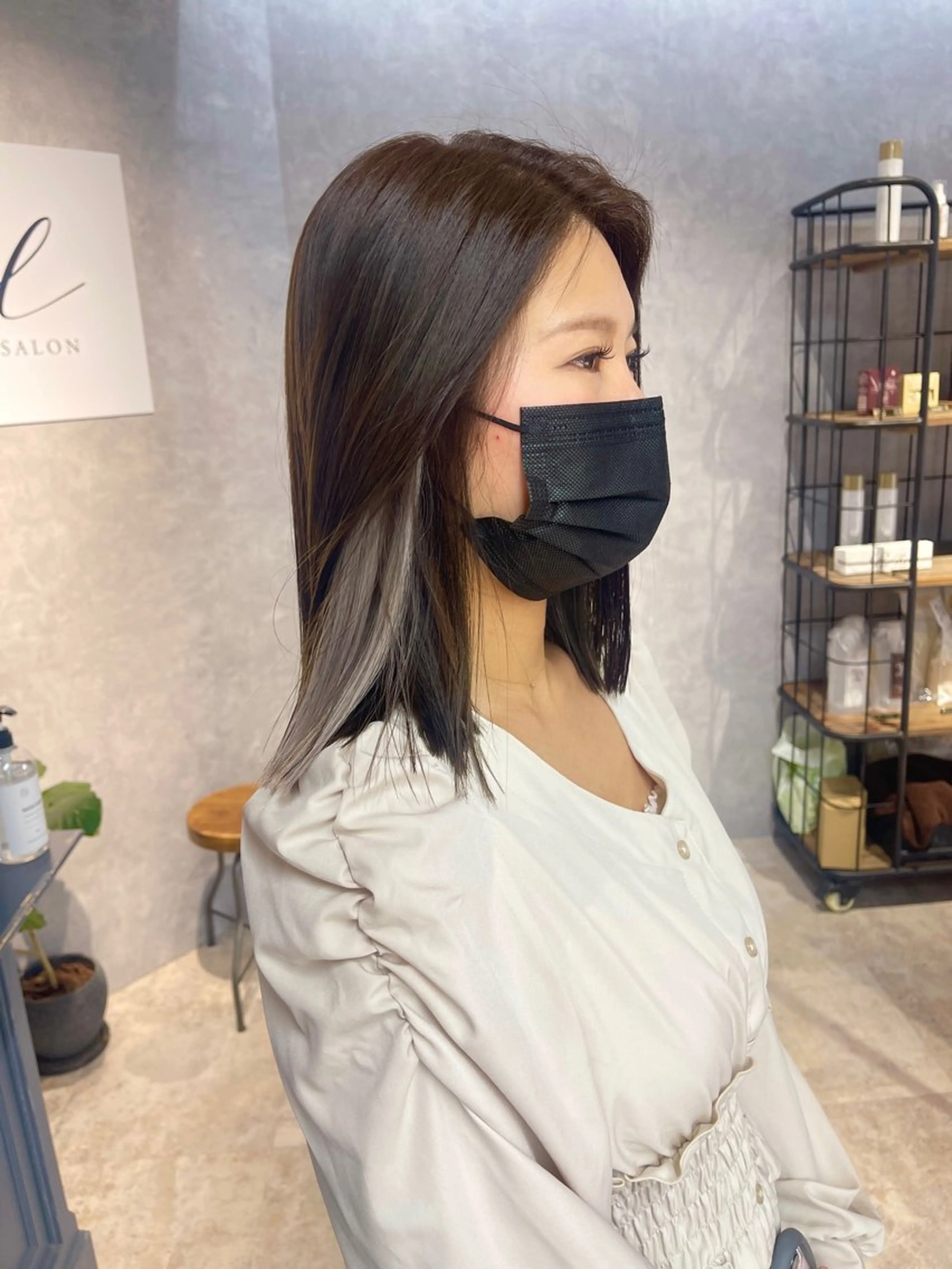 ミディアム カラー ブリーチ ケアブリーチ カット ヘアカラー エクステ オフホワイトアンドなんば所属・福西 洋斗のヘアスタイル