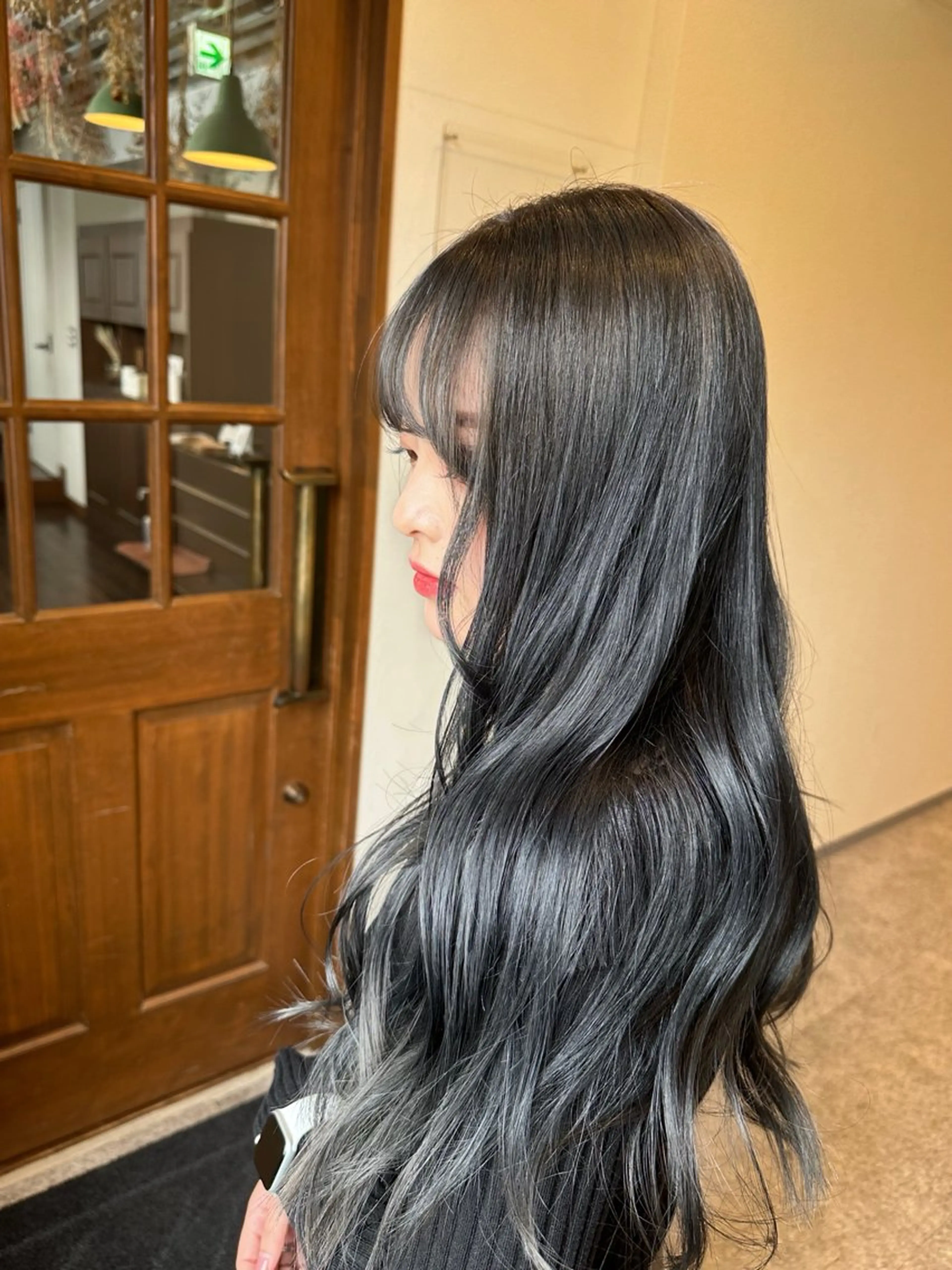 ロング カラー ブルーカラー ブルーグレー no aのヘアスタイル