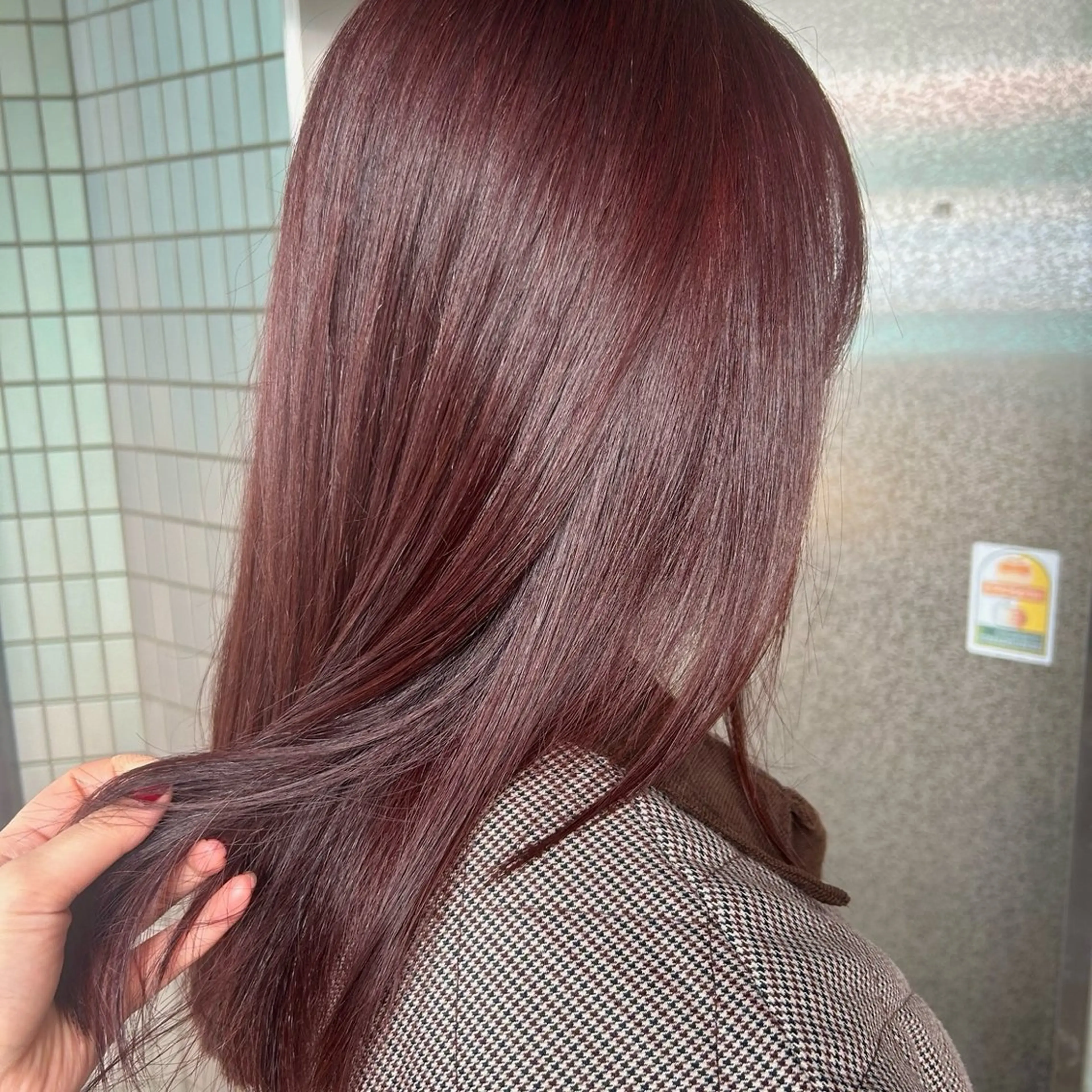 カラー ブリーチ ブリーチなしカラー レッドカラー 幡野 朋美のヘアスタイル