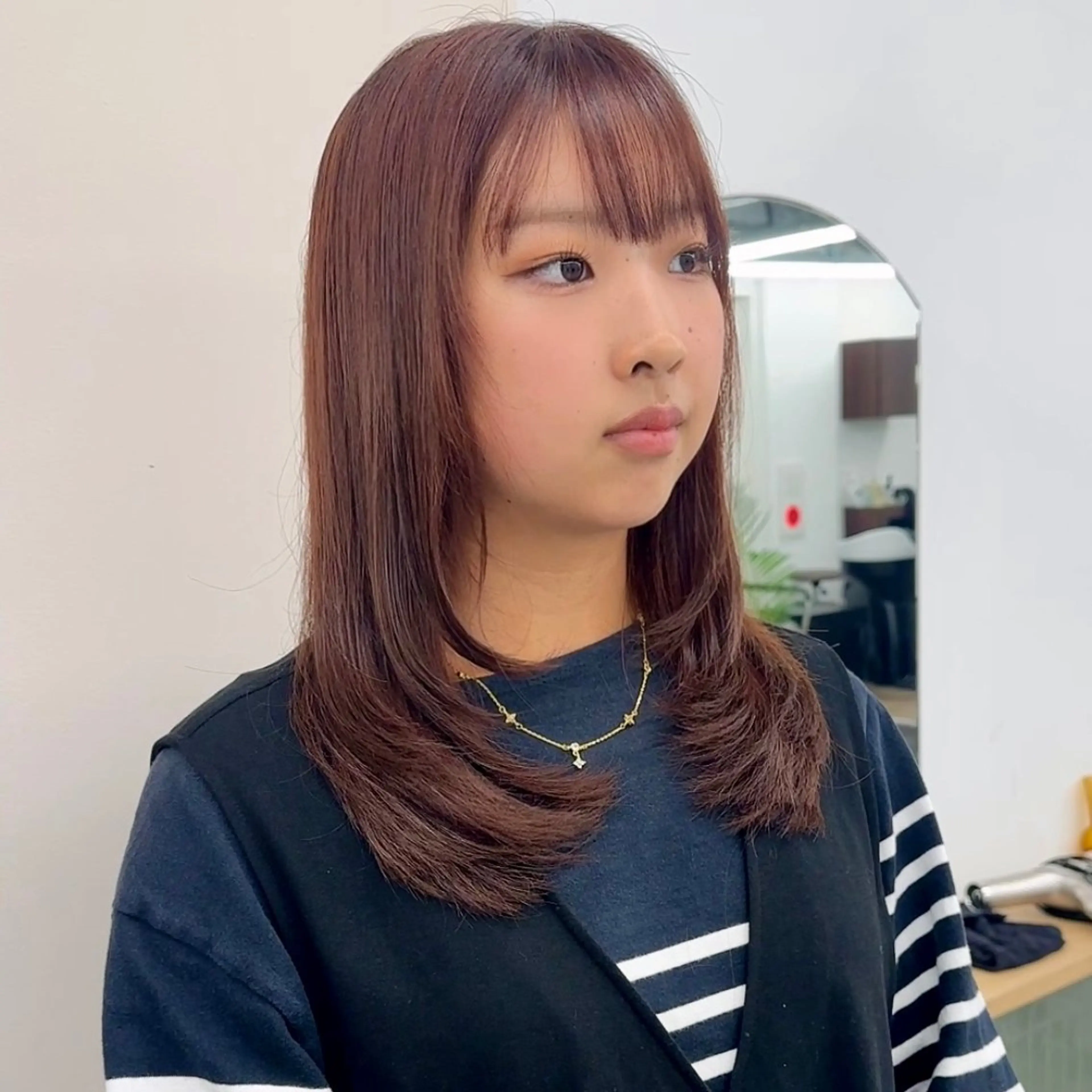 ミディアム カラー カット ヘアカラー トリートメント ブリーチなし/レイヤ ー特化🌈Tommyのヘアスタイル