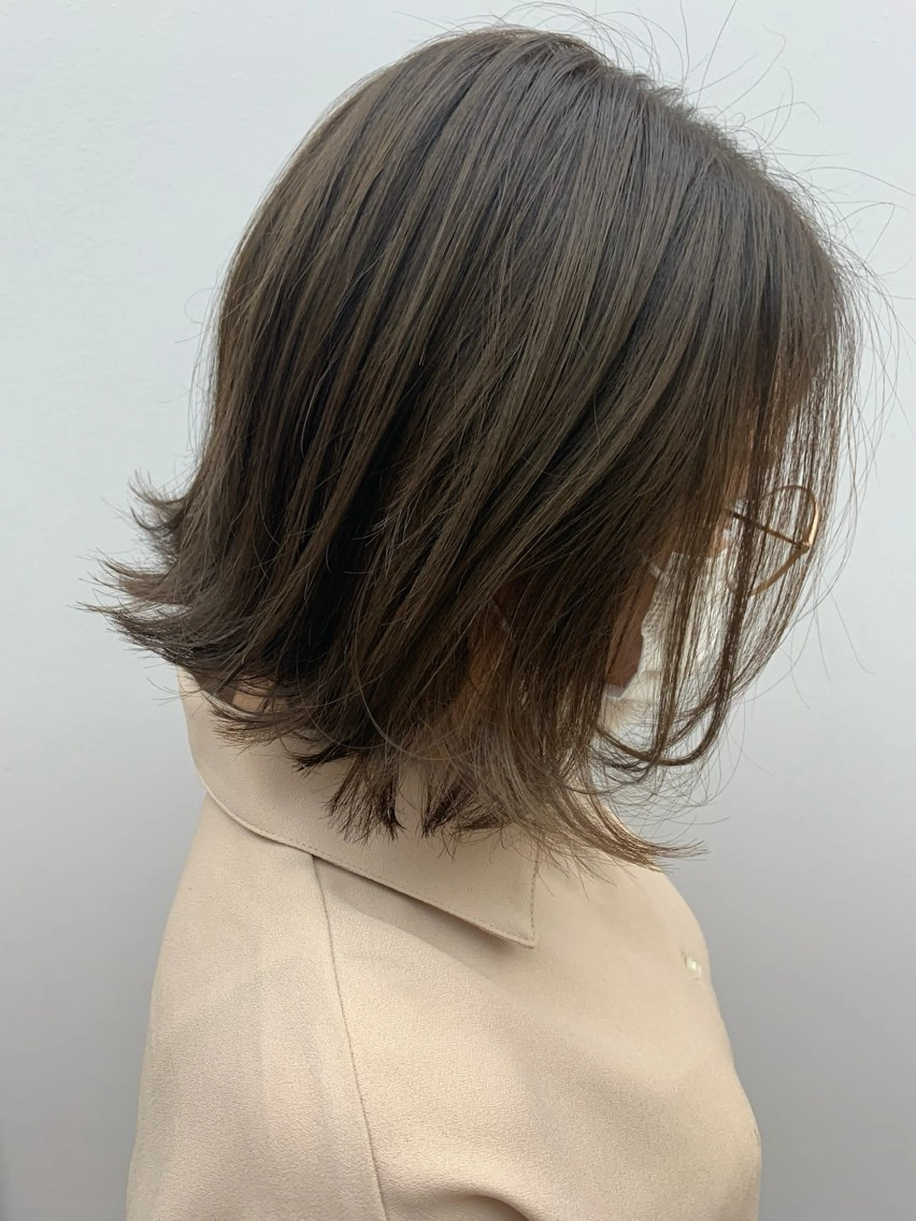 ショート カラー グレージュ ボブ 外ハネヘア 髪質改善×大人可愛い 艶髪🫧ダイトのヘアスタイル