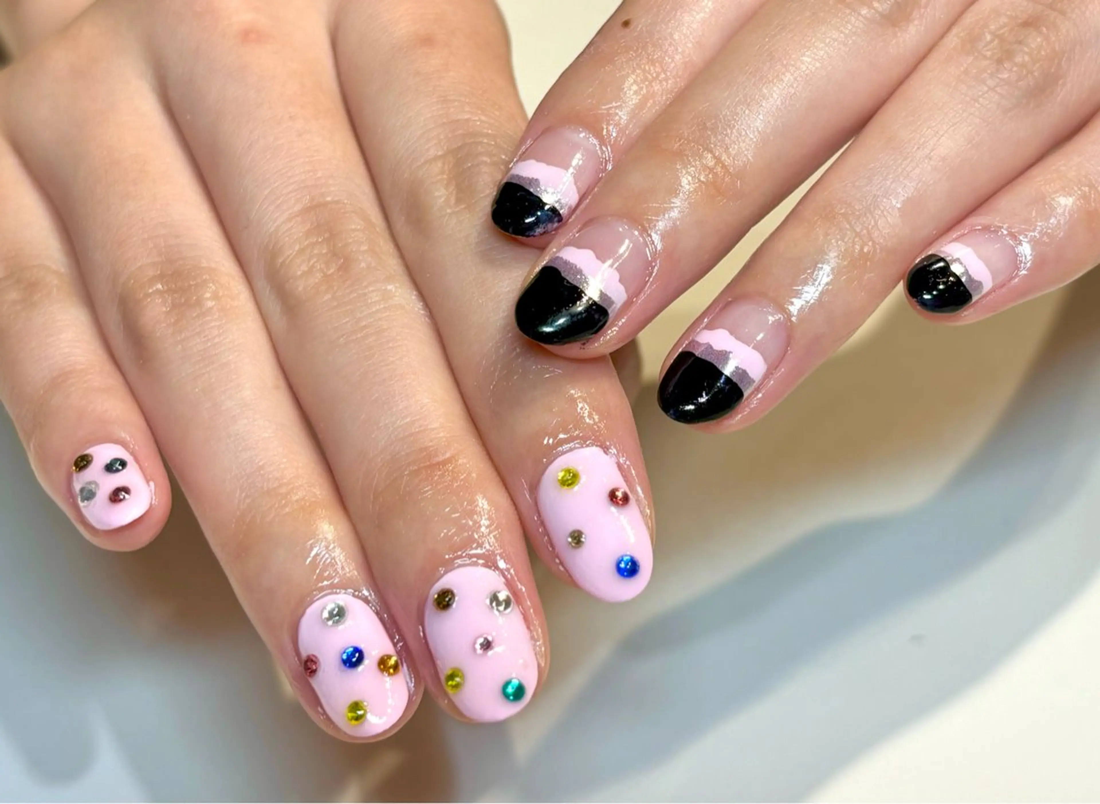 ネイル フットネイル フレンチネイル ジェルネイル グラデーション マグネットネイル ハンドネイル ヘアー.ネイル二刀流 misa🫧のヘアスタイル