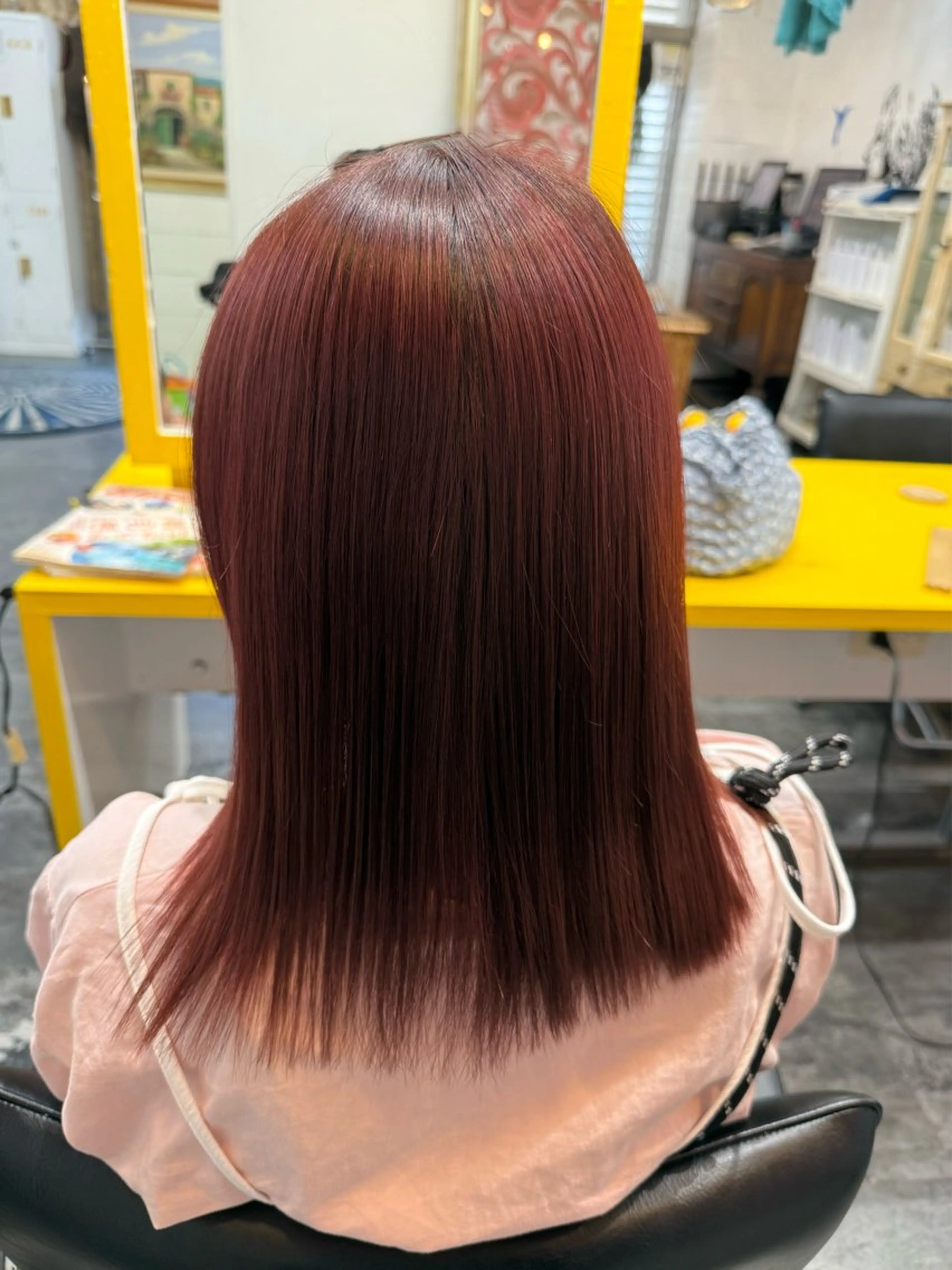 ミディアム LOMARLIE/ NATUMIのヘアスタイル