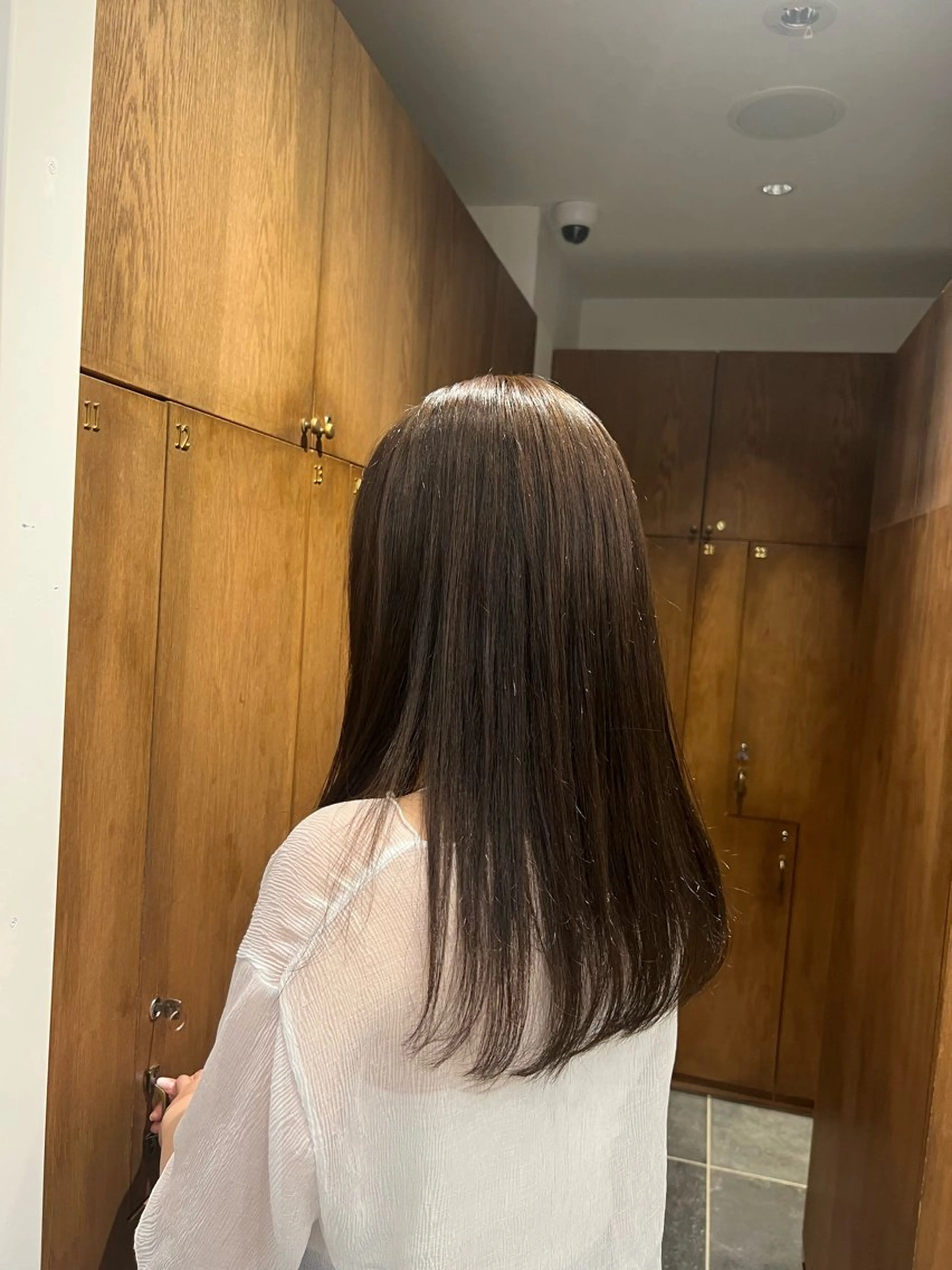 セミロング Henrietta  自由が丘所属・ベージュ/ブリーチ無 し/透明感/yukiのヘアスタイル