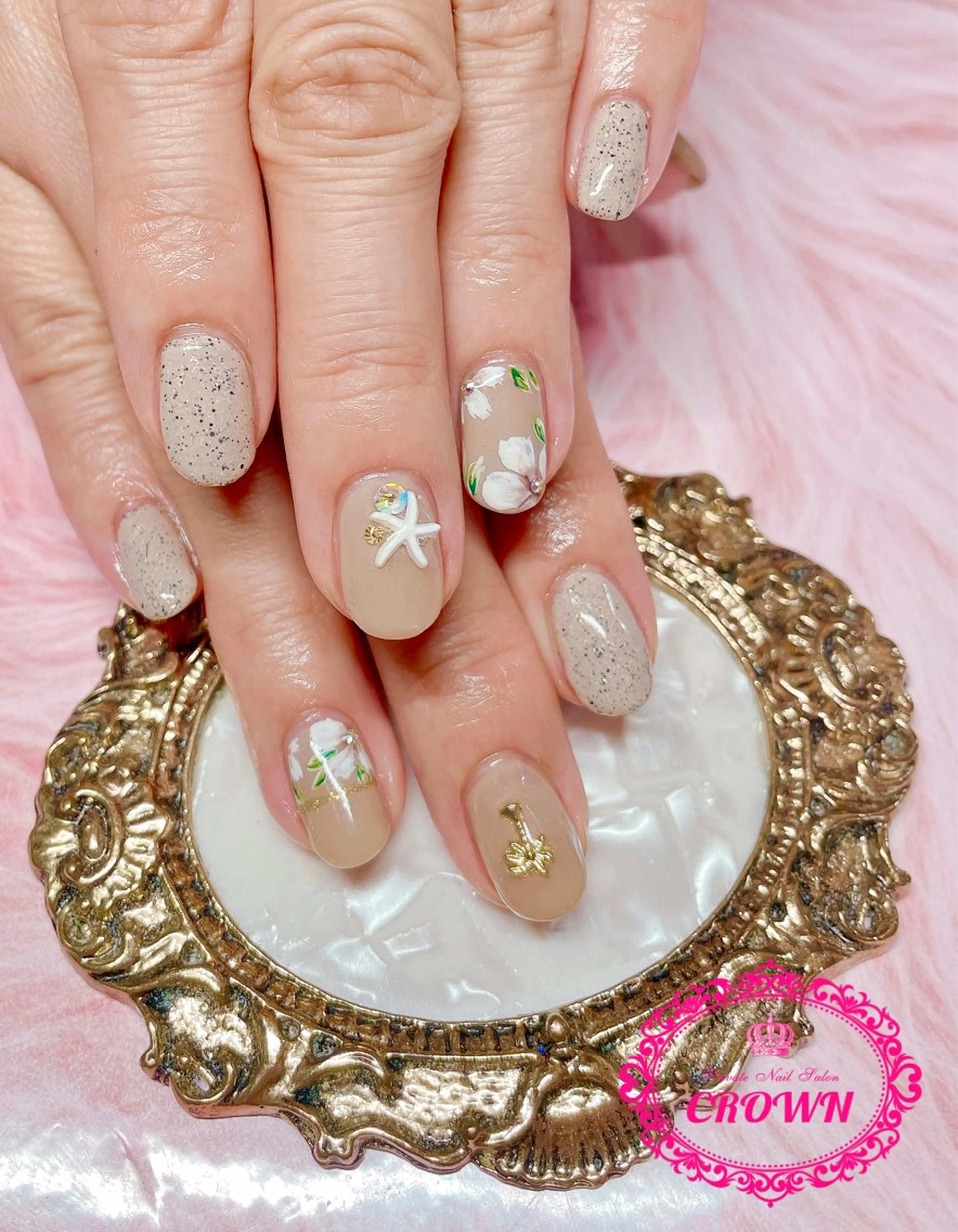 ネイル CROWN プライベートサロンのネイルデザイン