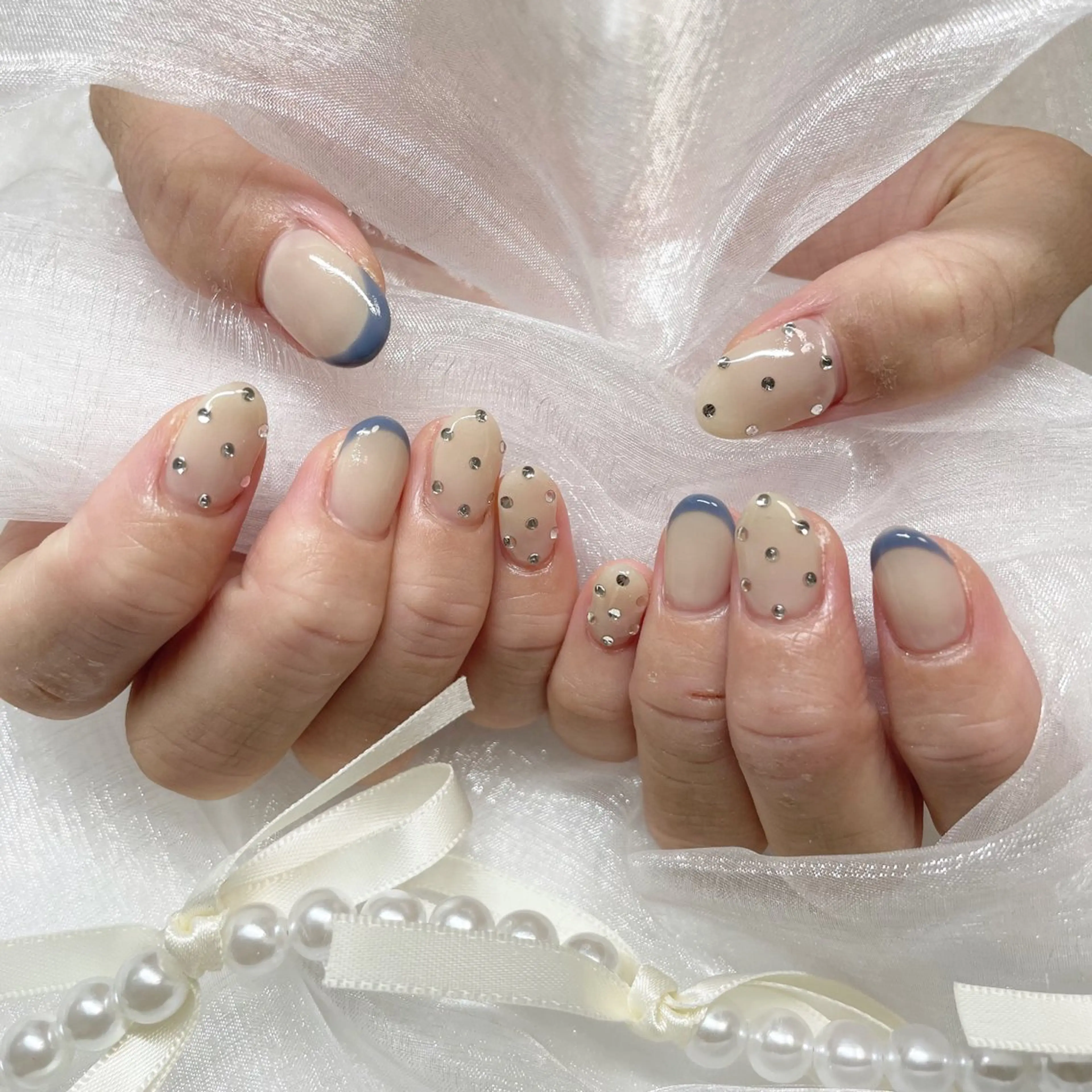 ネイル ブルー フレンチネイル ジェルネイル 韓国ネイル 持ち込み ハンドネイル fiore nail 🦋のネイルデザイン