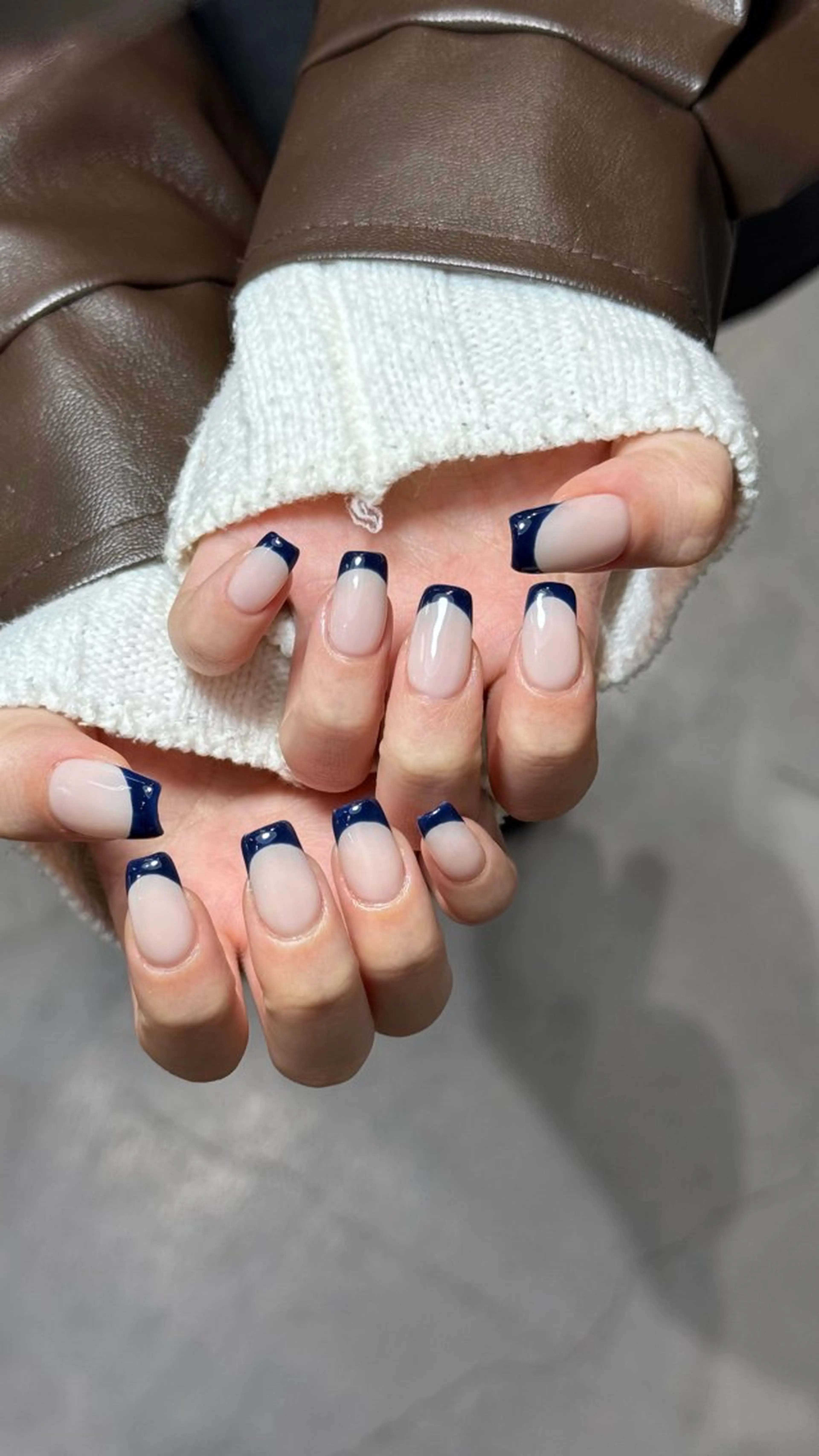 ネイル フレンチネイル ネイビー ハンドネイル Momoka ネイリスト福岡/薬院のネイルデザイン