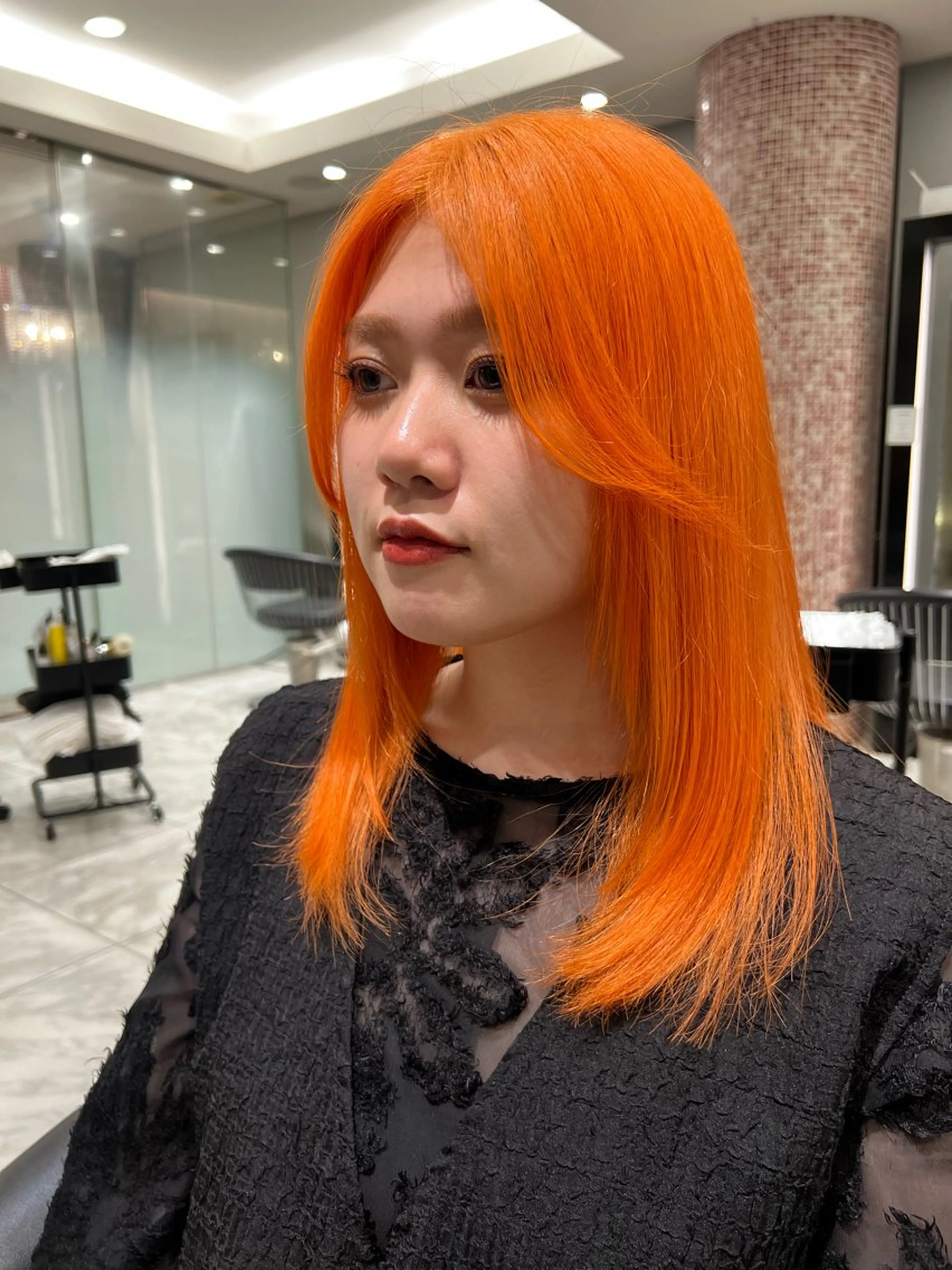 ミディアム カラー ブロンド オレンジ ハイトーンカラー 中村優成のヘアスタイル