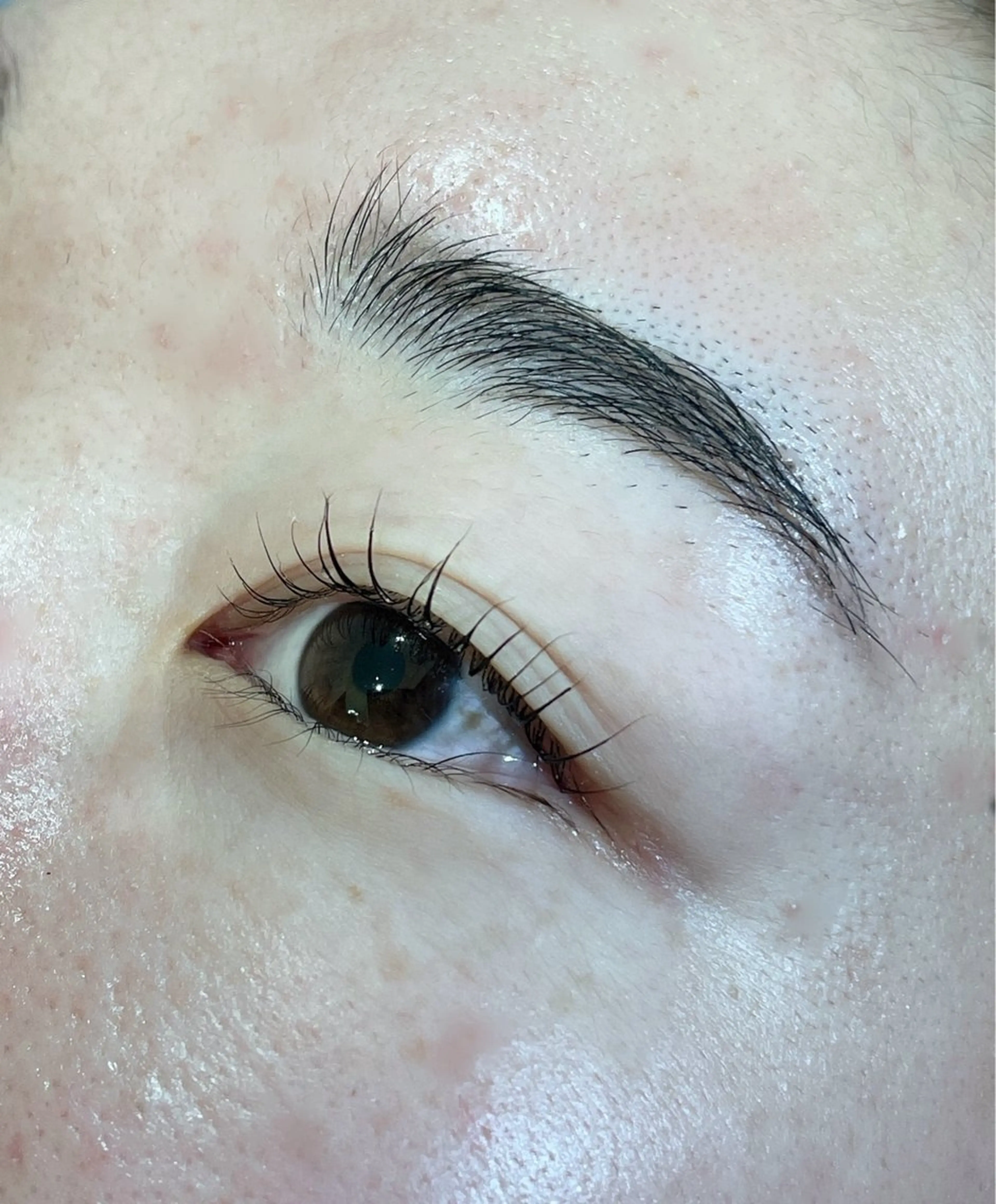 マツエク・マツパ cure所属・井上 真里奈のヘアスタイル