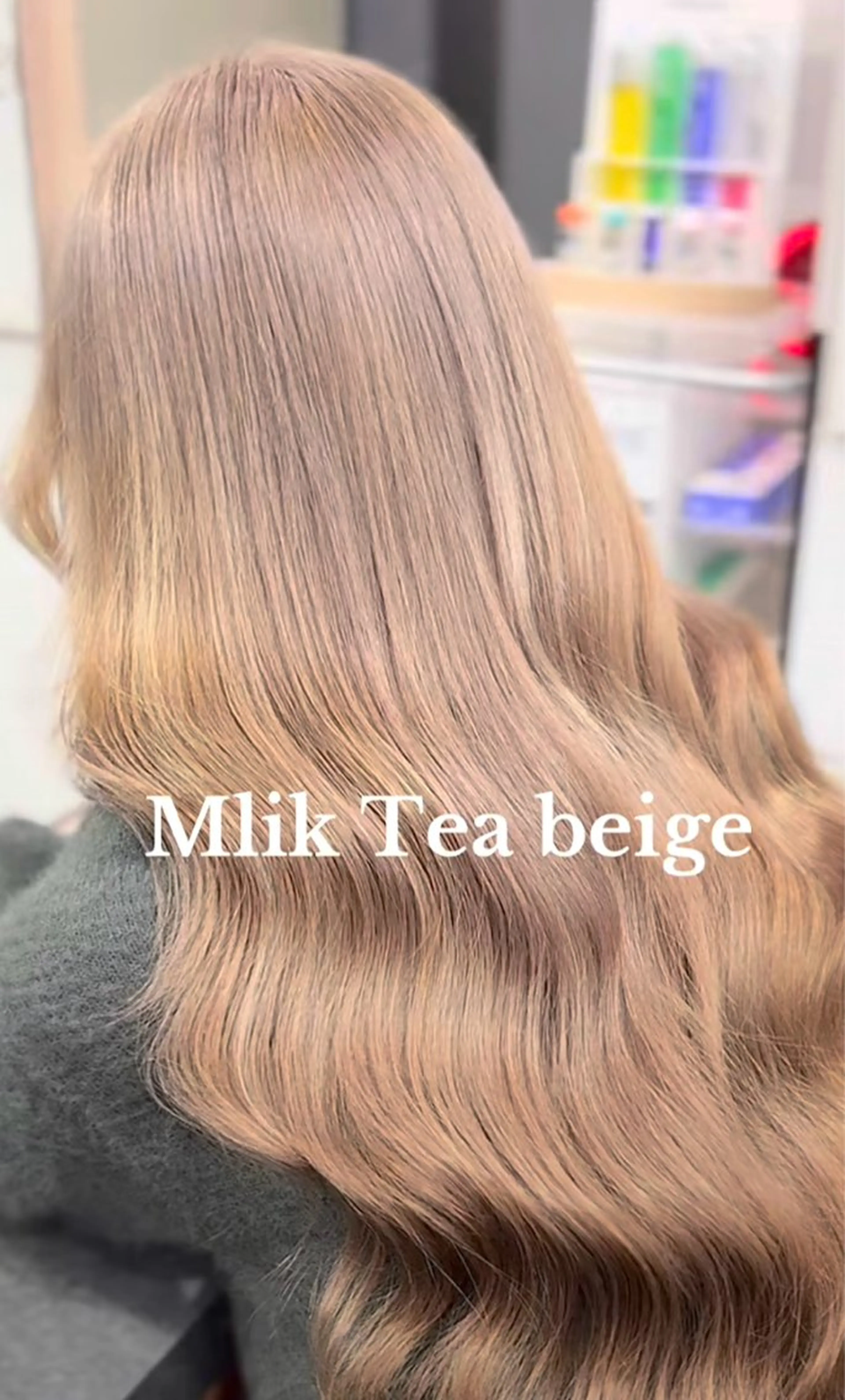 ロング カラー ベージュカラー ブリーチ ケアブリーチ ハイトーンカラー ミルクティーベージュ ヘアカラー ハイトーン/エクステ 横浜/RIEのヘアスタイル
