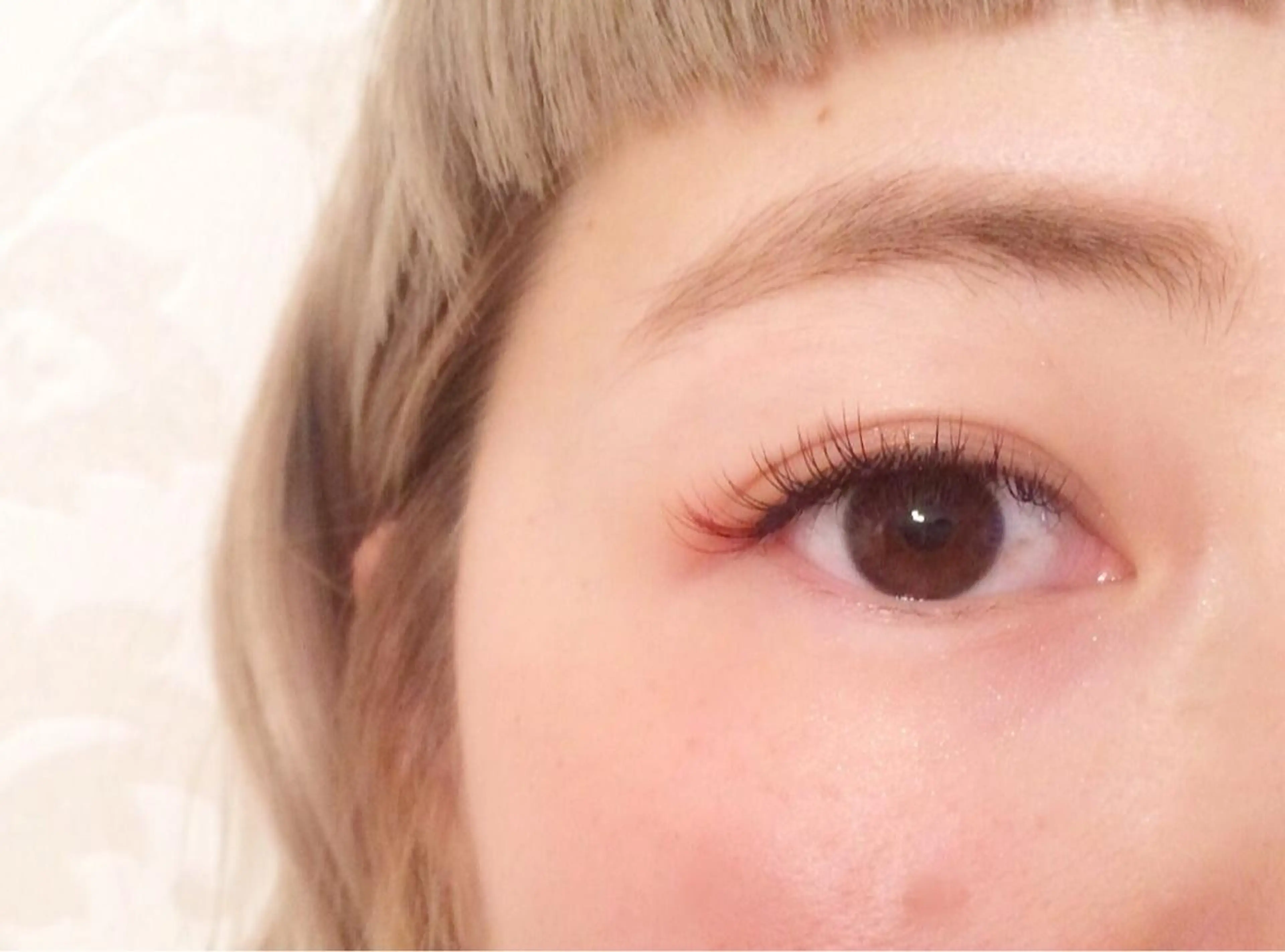 カラー マツエク・マツパ レッドカラー minette BIBI所属・KUREYAMA eyelistのエステ・リラクイメージ