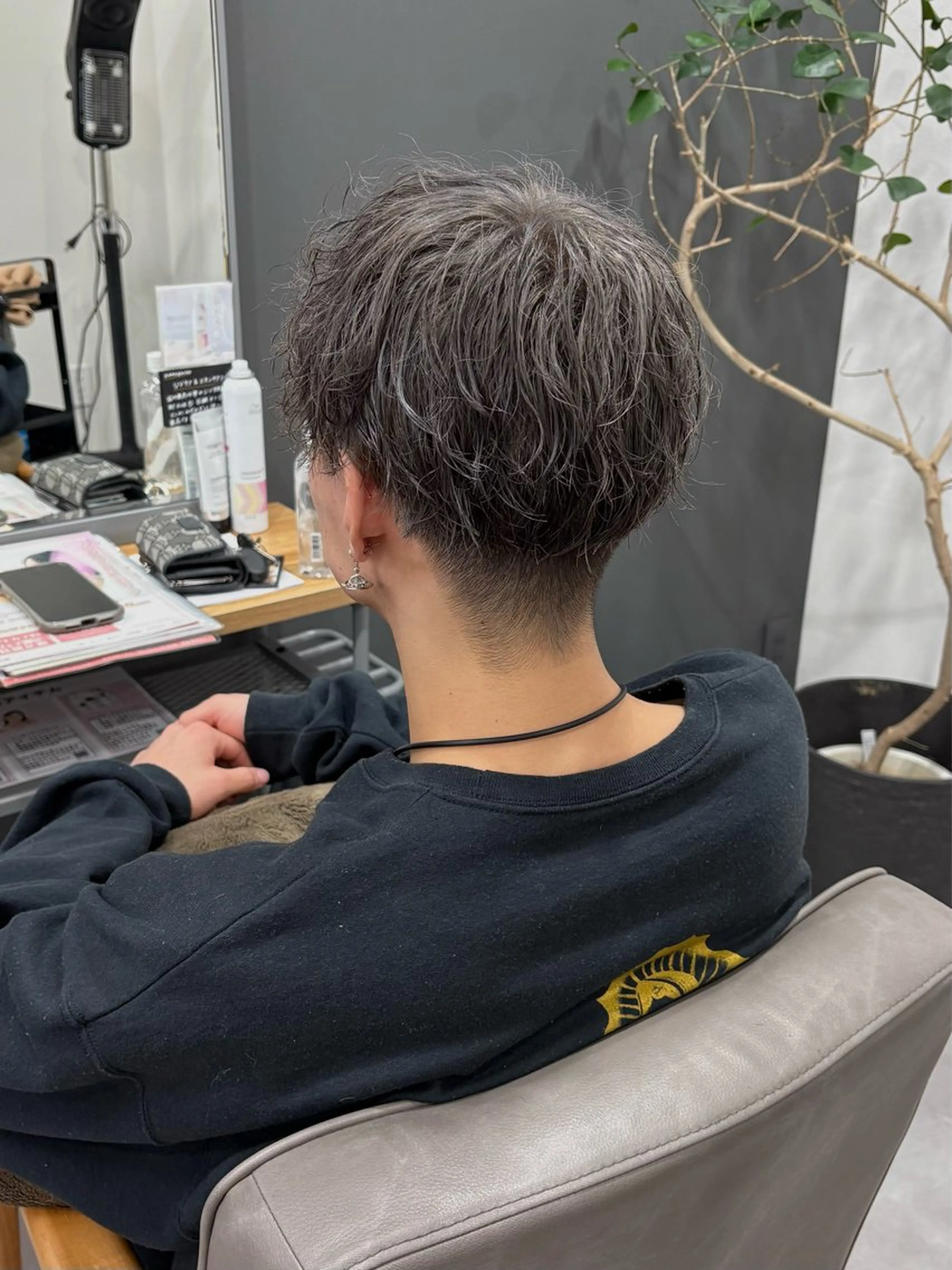 カラー メンズ 藤原 千紗のヘアスタイル