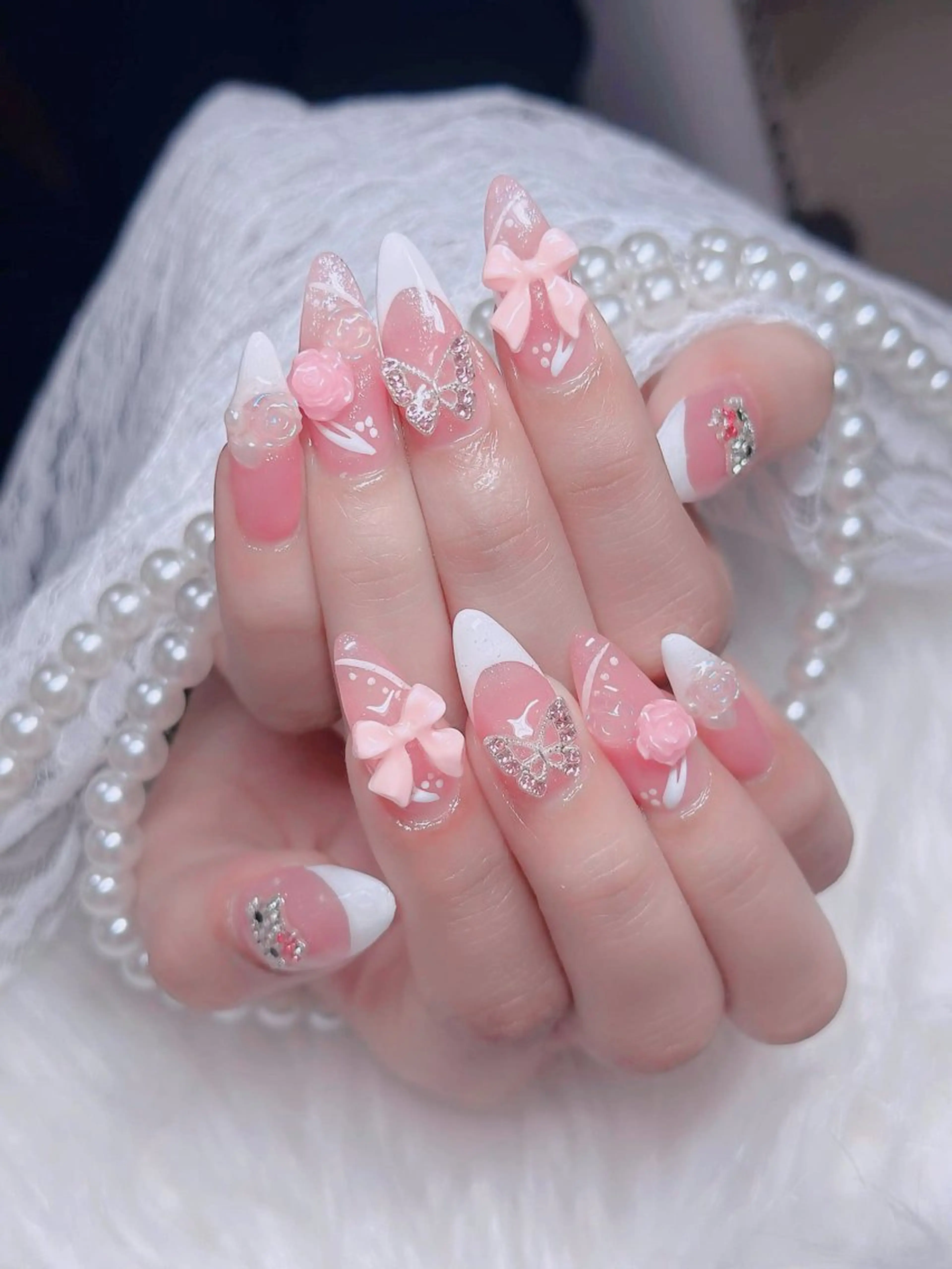 ネイル オーロラネイル フレンチネイル ジェルネイル ハロウィン キラキラネイル H.baby Nail Salonのネイルデザイン