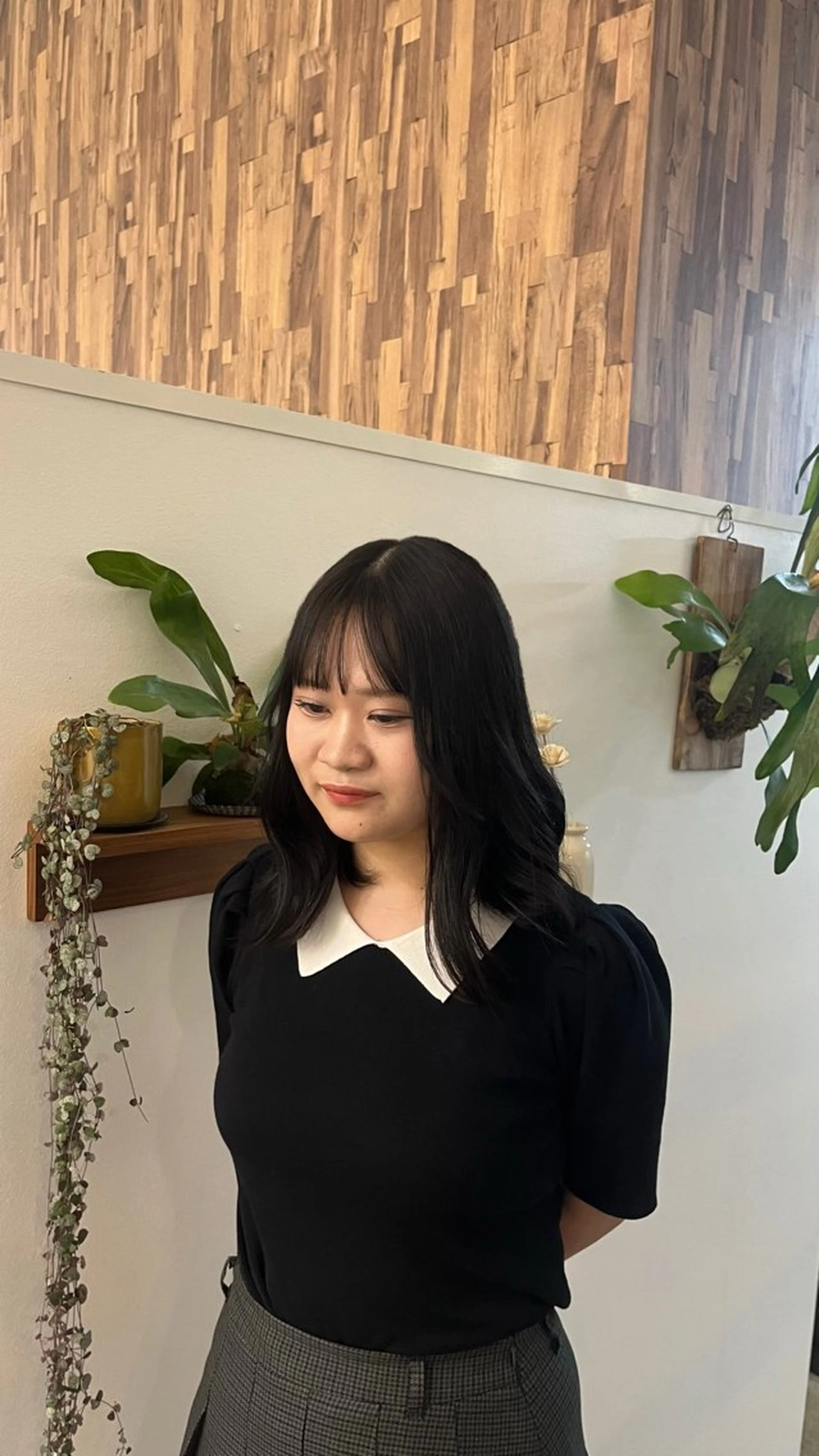 カラー 黒髪 ブルーカラー ブルーブラック TONAI　Rem所属・中田 舞桜のヘアスタイル