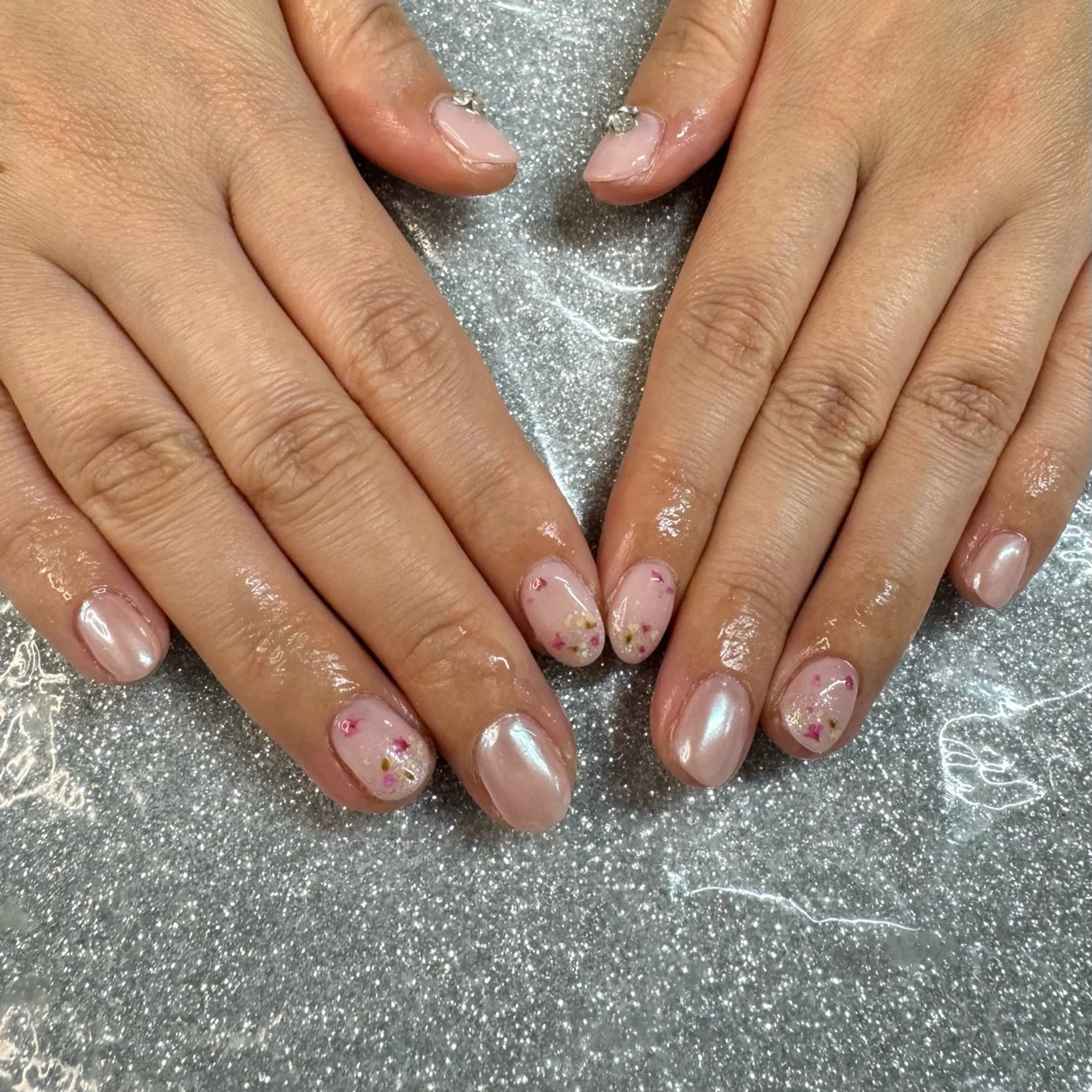 ネイル ハンドネイル VIERU 🌈🎀💖のネイルデザイン