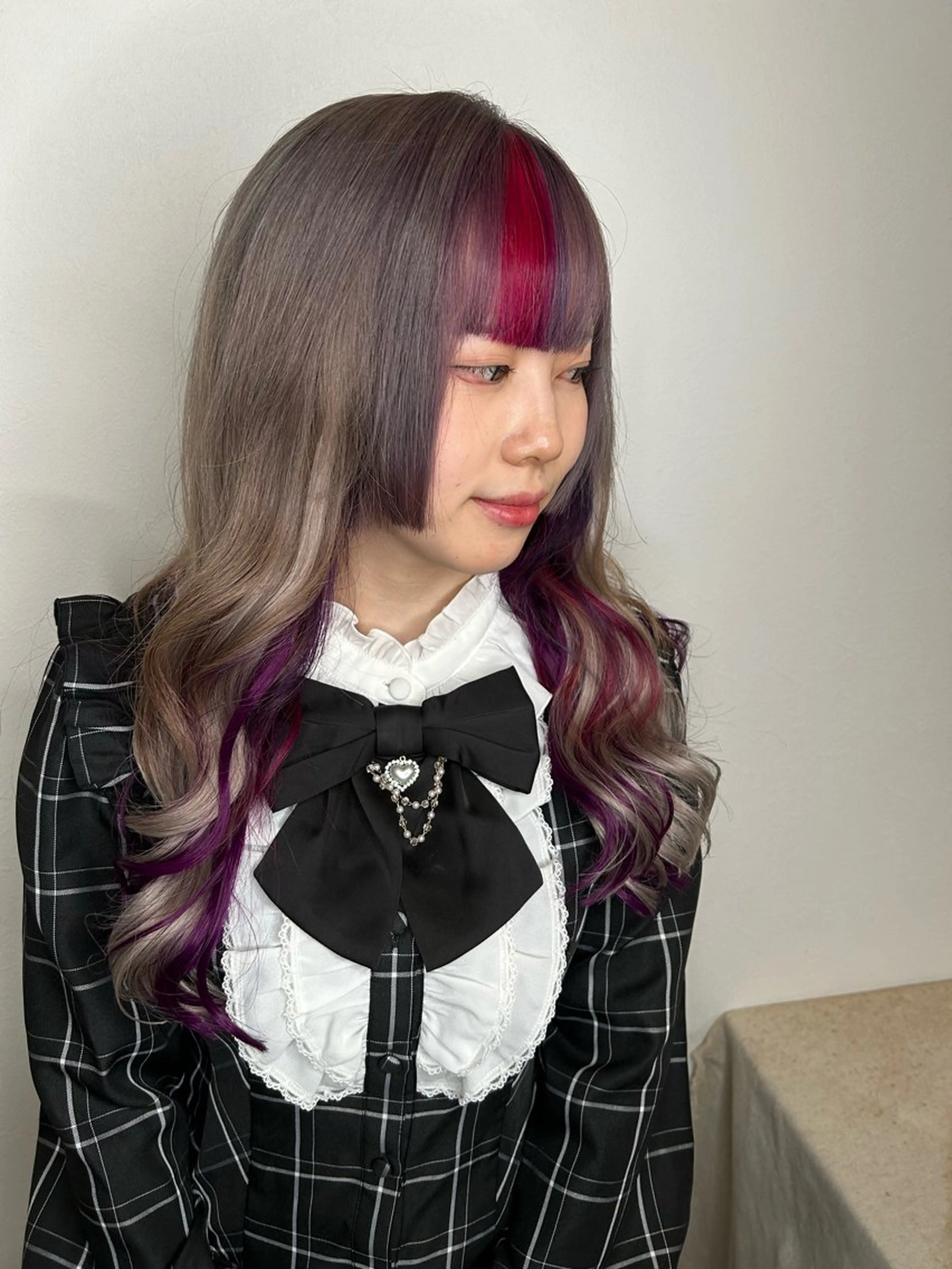 ロング カラー ヘアアレンジ ブリーチ グレージュ ピンクカラー パープルカラー シルバー カット ヘアカラー 今村公介 ブリーチ特化、派手髪のヘアスタイル