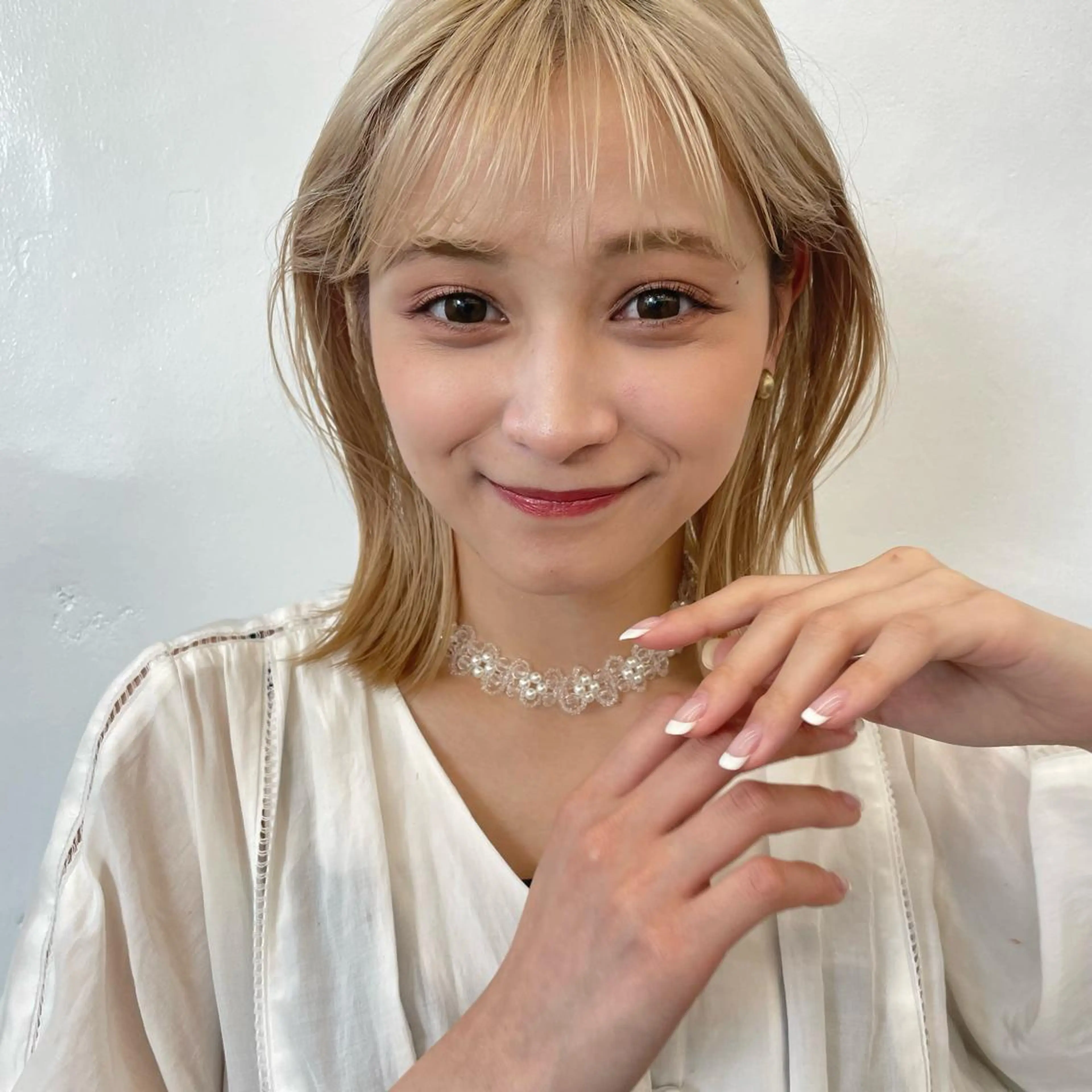 セミロング カラー ヘアアレンジ ブロンド レイヤーカット 【柔らか透明感✨/ 似合せ前髪】大石葉月のヘアスタイル