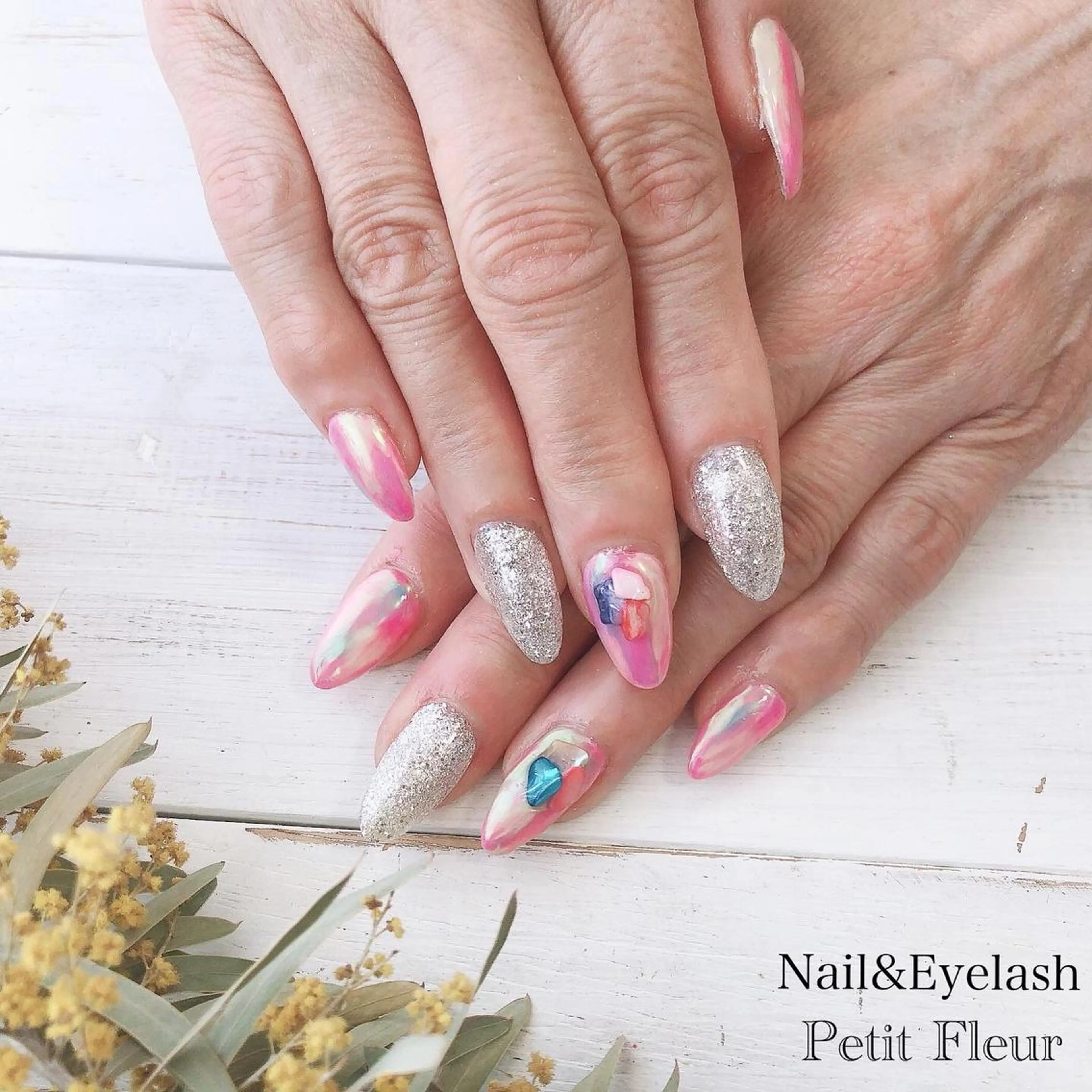 ネイル Petit Fleur所属・青柳 亜梨奈のマツエク・マツパデザイン