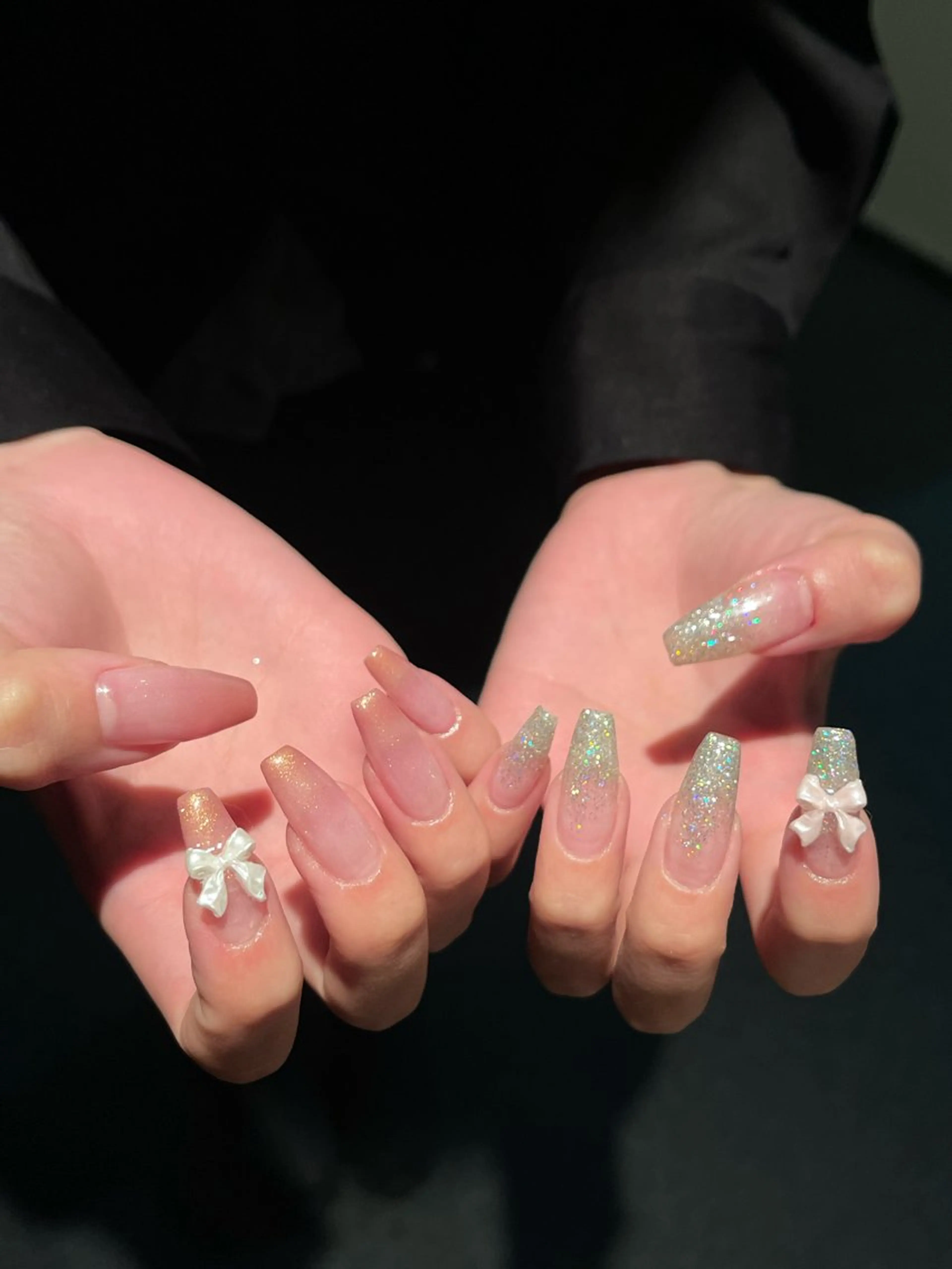 ネイル グラデーション ラメ(グリッター) マグネットネイル ミラーネイル ニュアンスネイル ハンドネイル 波 なみのネイルデザイン