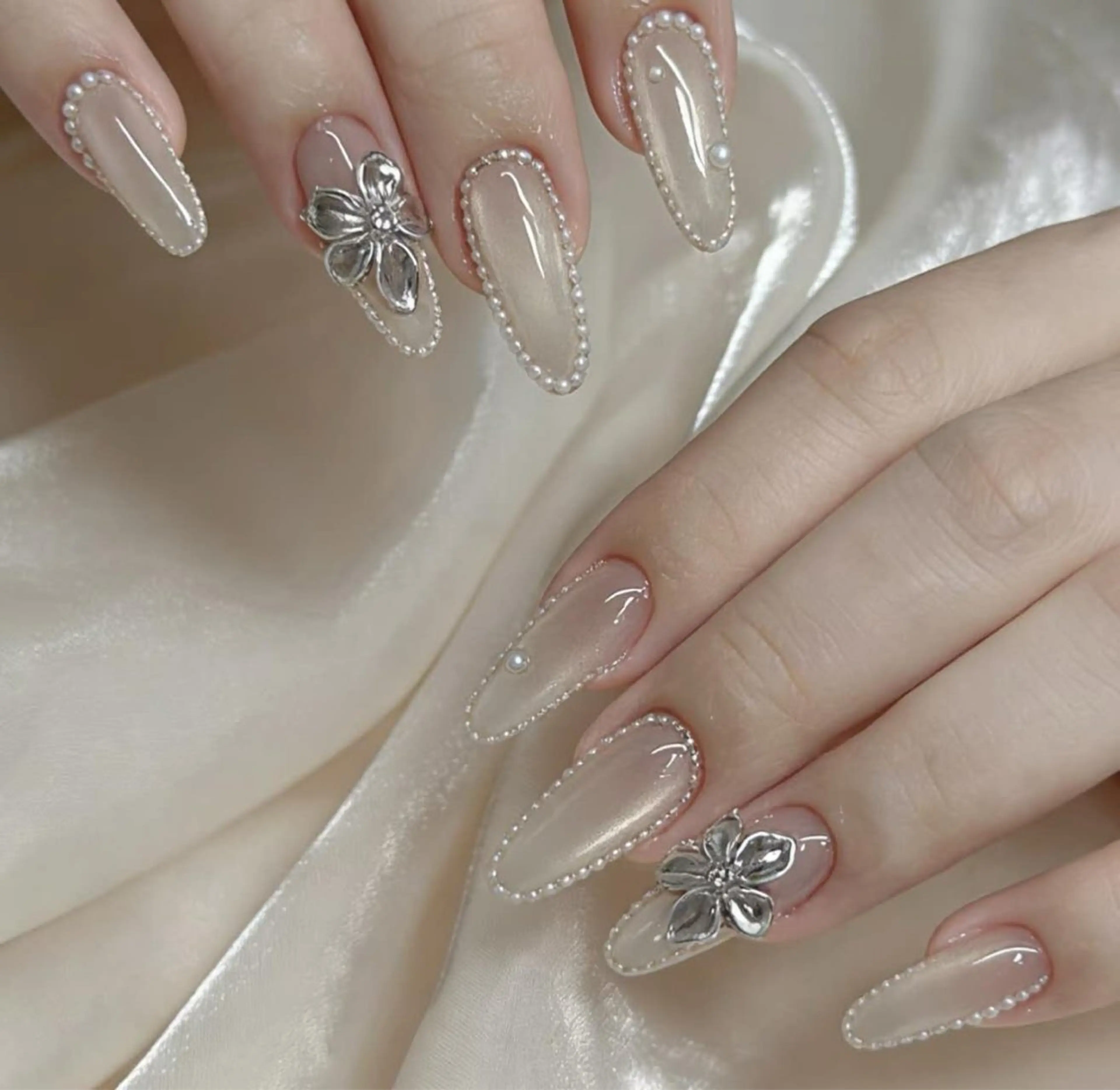 ネイル 小島 阿佑美のネイルデザイン