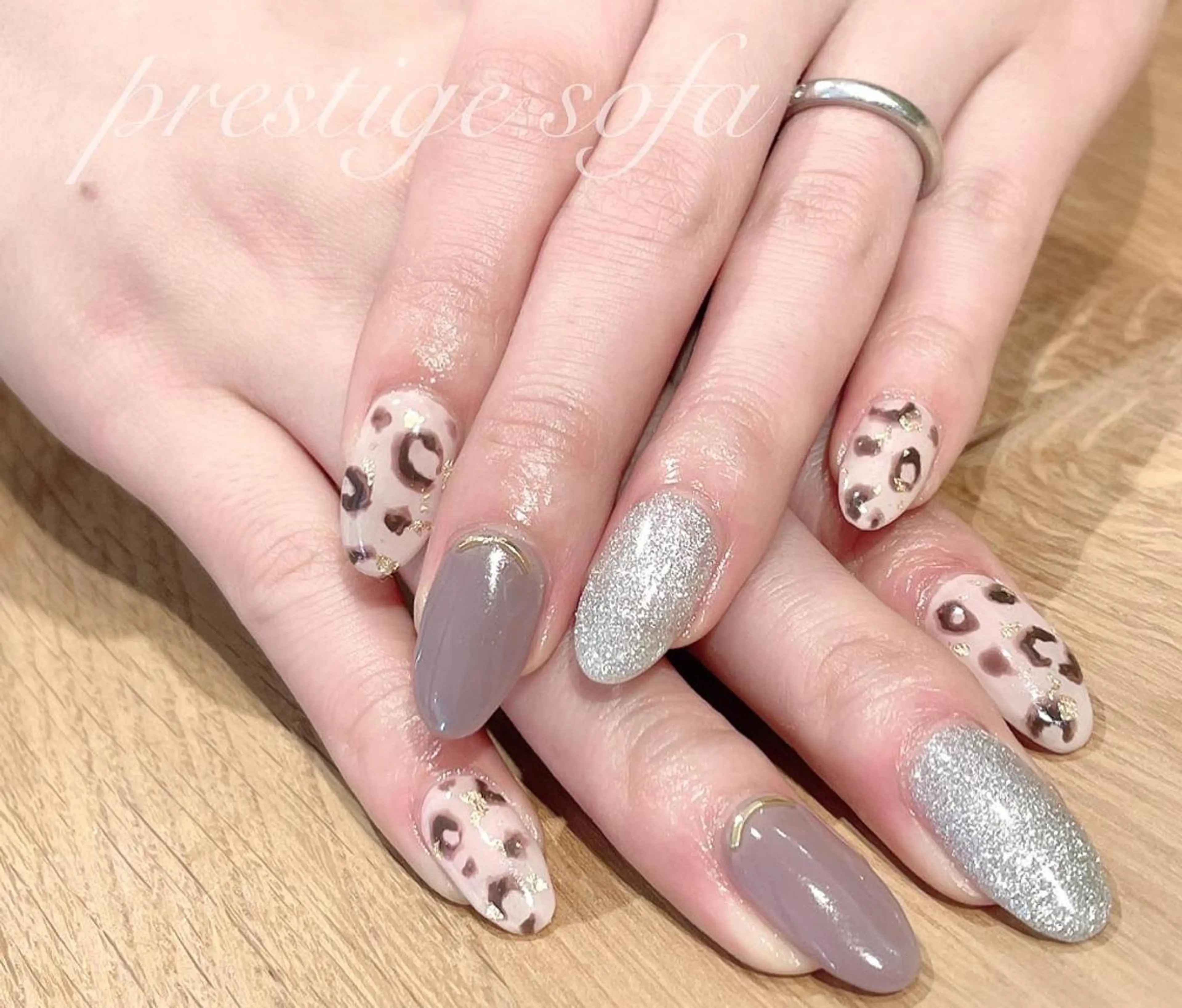 ネイル マツエク・マツパ まつげパーマ ボリュームラッシュ ジェルネイル ニュアンスネイル パラジェル 髙橋 敦子のネイルデザイン