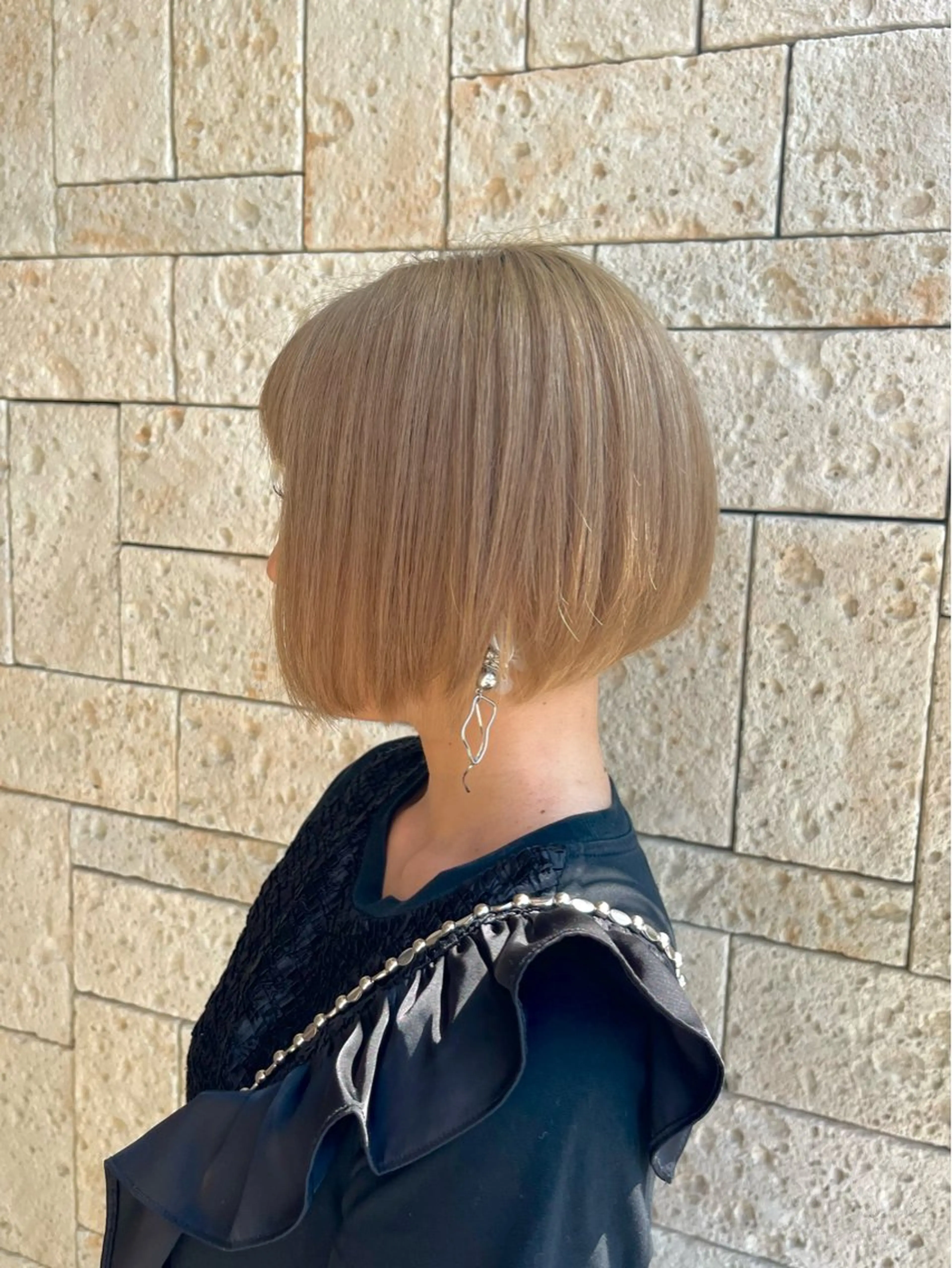 ショート ボブ レイヤーカット カット 井内 亮次のヘアスタイル