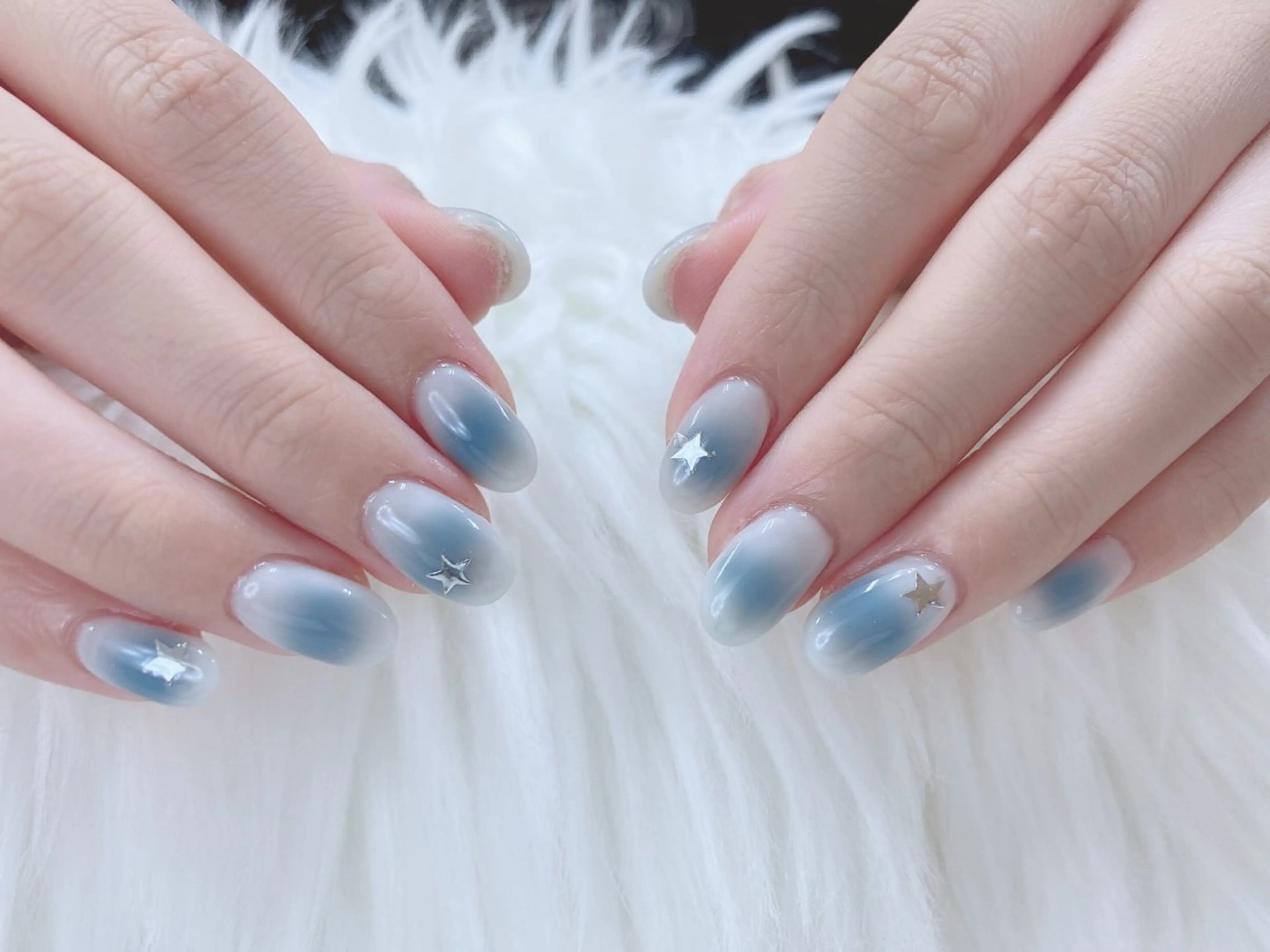 ネイル フレンチネイル グラデーション キラキラネイル 韓国ネイル マグネットネイル ハンドネイル ハンドケア Hara Nail 【パラジェル使用】のネイルデザイン