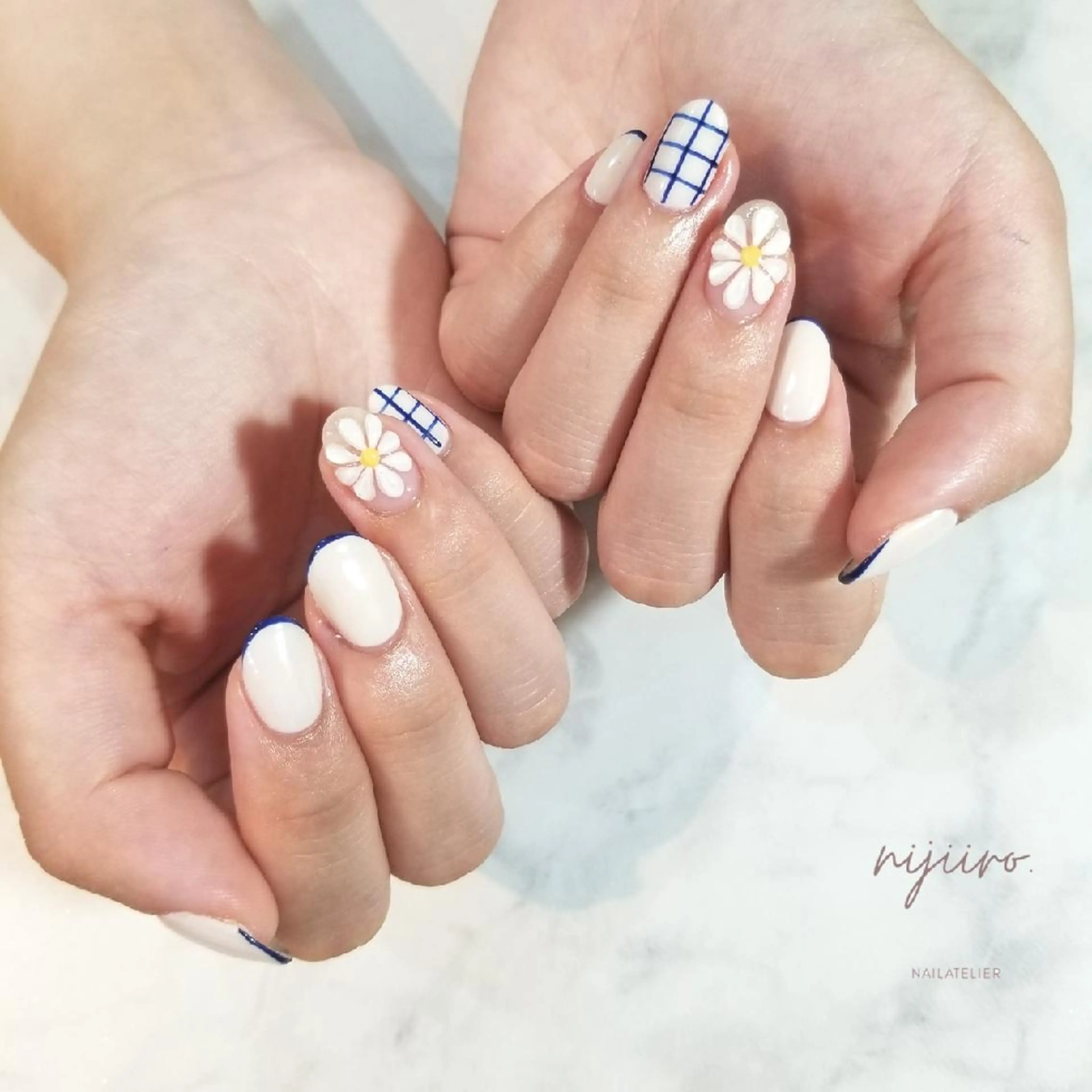 ネイル フレンチネイル ぷっくりネイル ハンドネイル nailatelier nijiiro.所属・nijiiro🌈 サトウのネイルデザイン