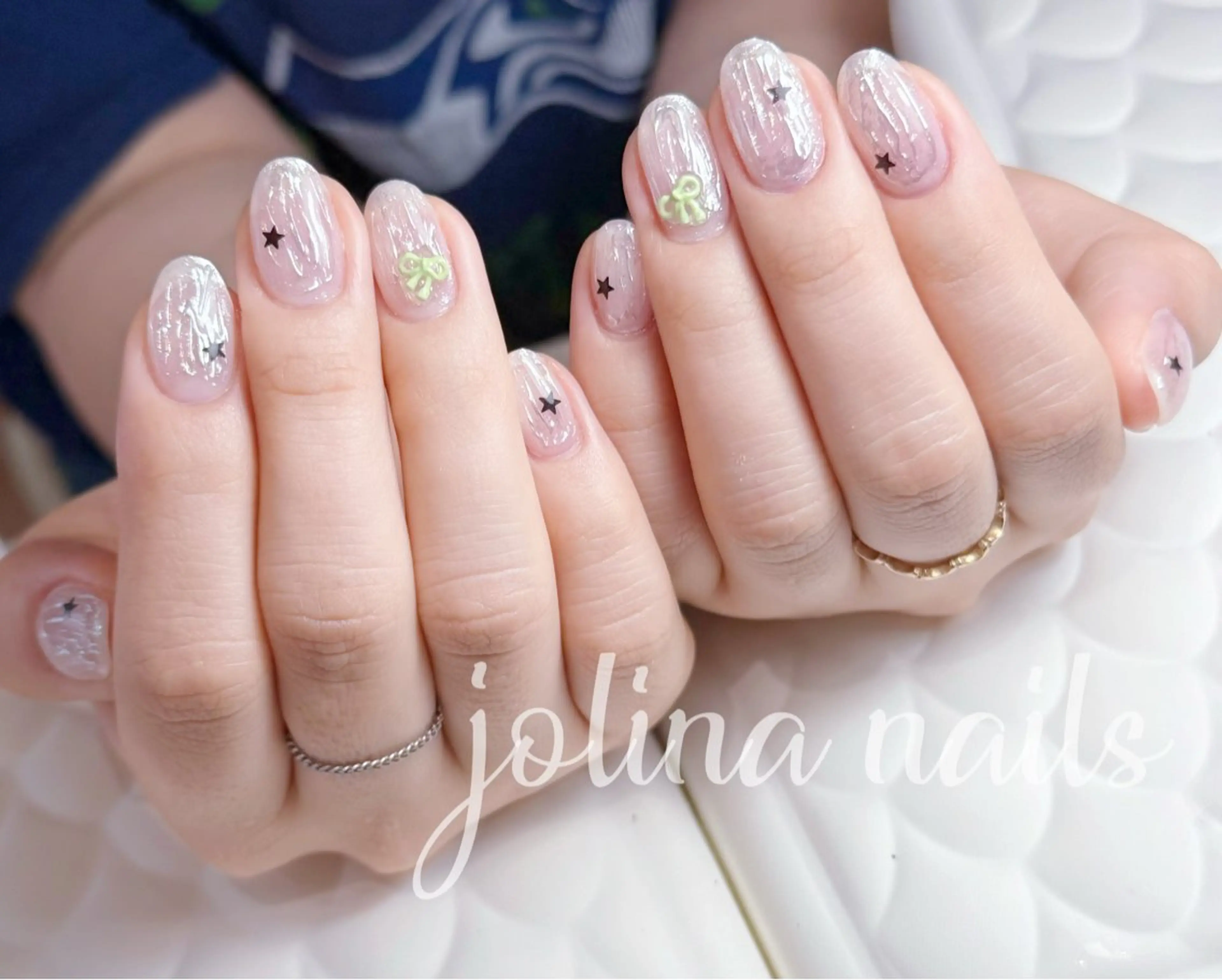 ネイル アートネイル オーロラネイル ガーリー キラキラネイル リボン ハンドネイル jolina nails鶴見店のネイルデザイン