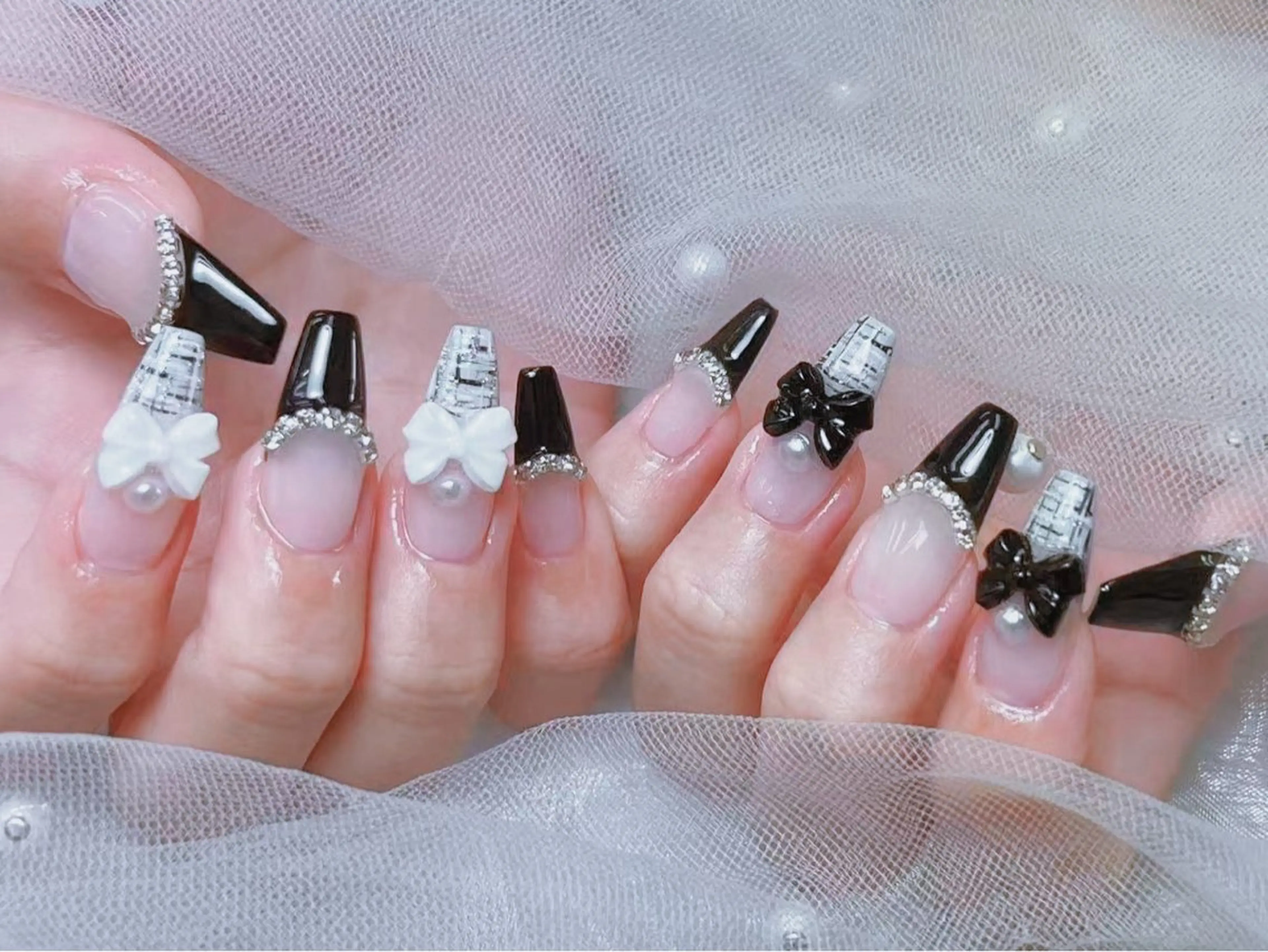 メンズ ネイル メンズ韓国風 アートネイル フレンチネイル ジェルネイル キラキラネイル ハンドネイル Bloom スカルプ専門店のネイルデザイン