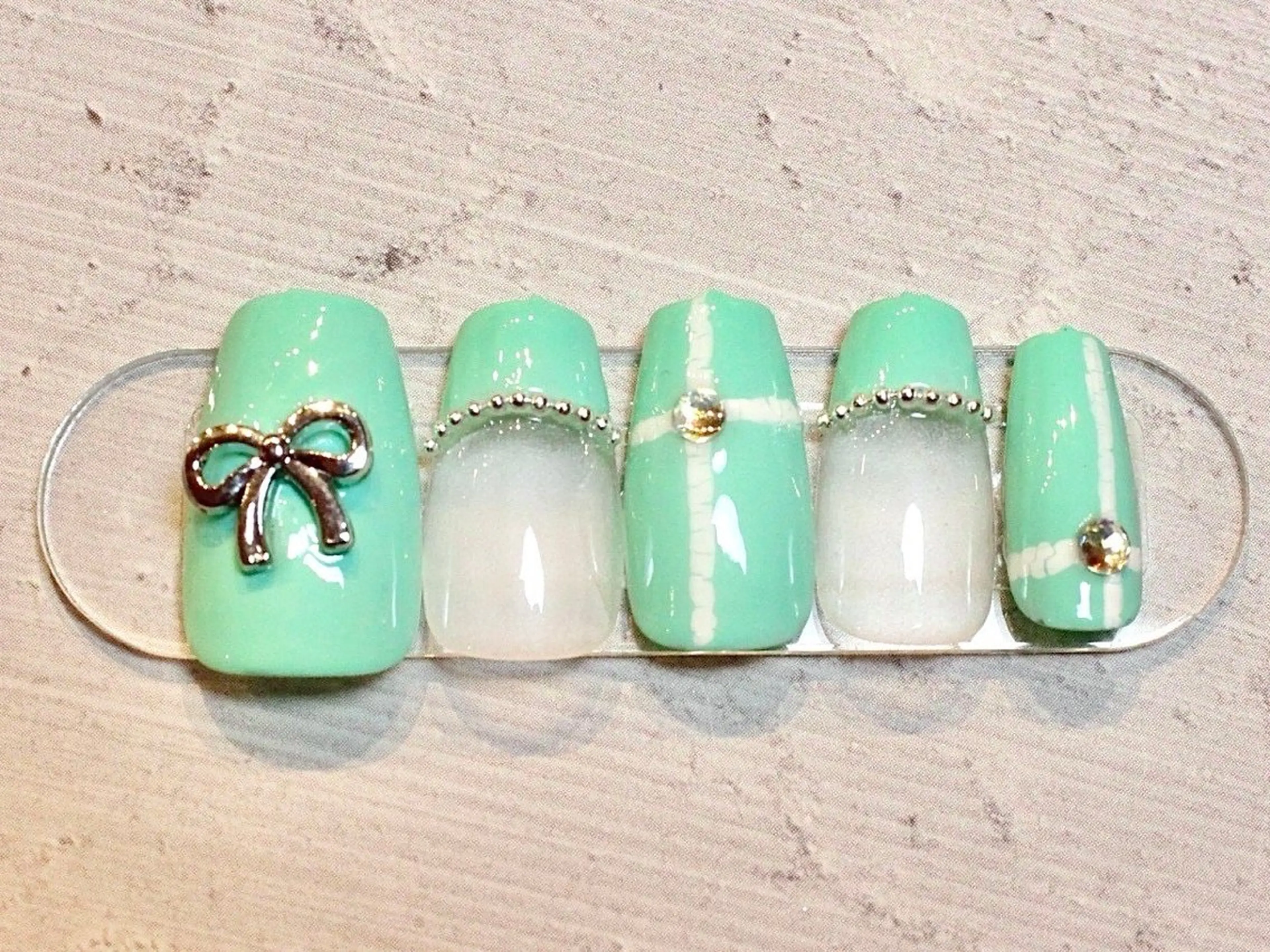 ネイル ピンキー 池田公園店のネイルデザイン