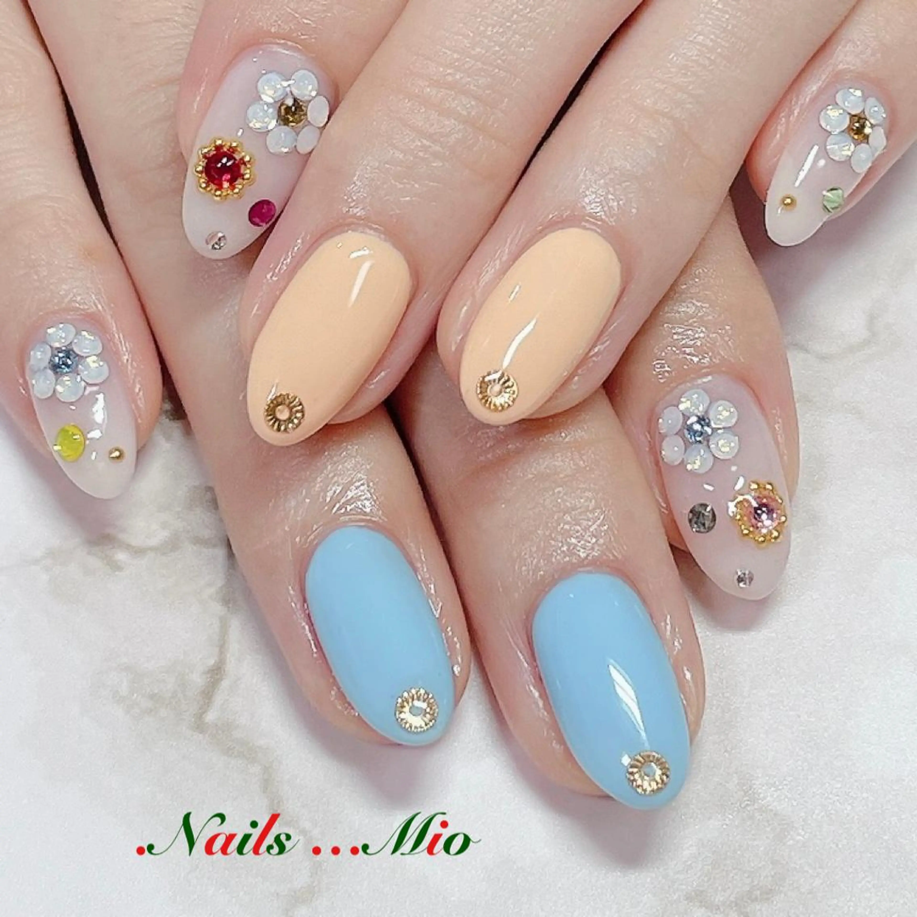 ネイル アートネイル ストーンネイル .Nails Mio 赤羽西ネイルサロンのネイルデザイン