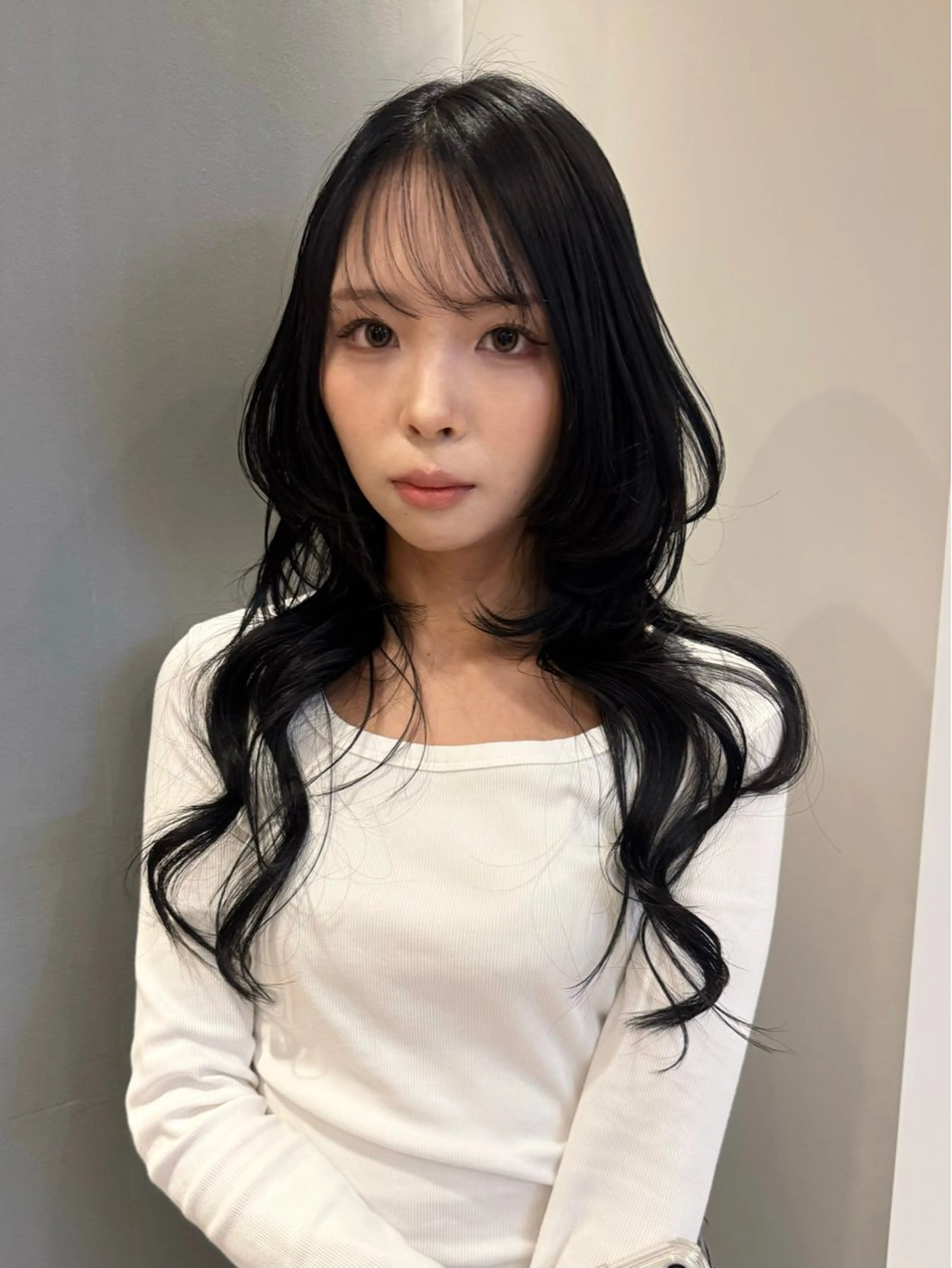 ロング 顔周りカット ハイレイヤー レイヤーカット ロング 小顔カット カット lot Karen / 心斎橋のヘアスタイル