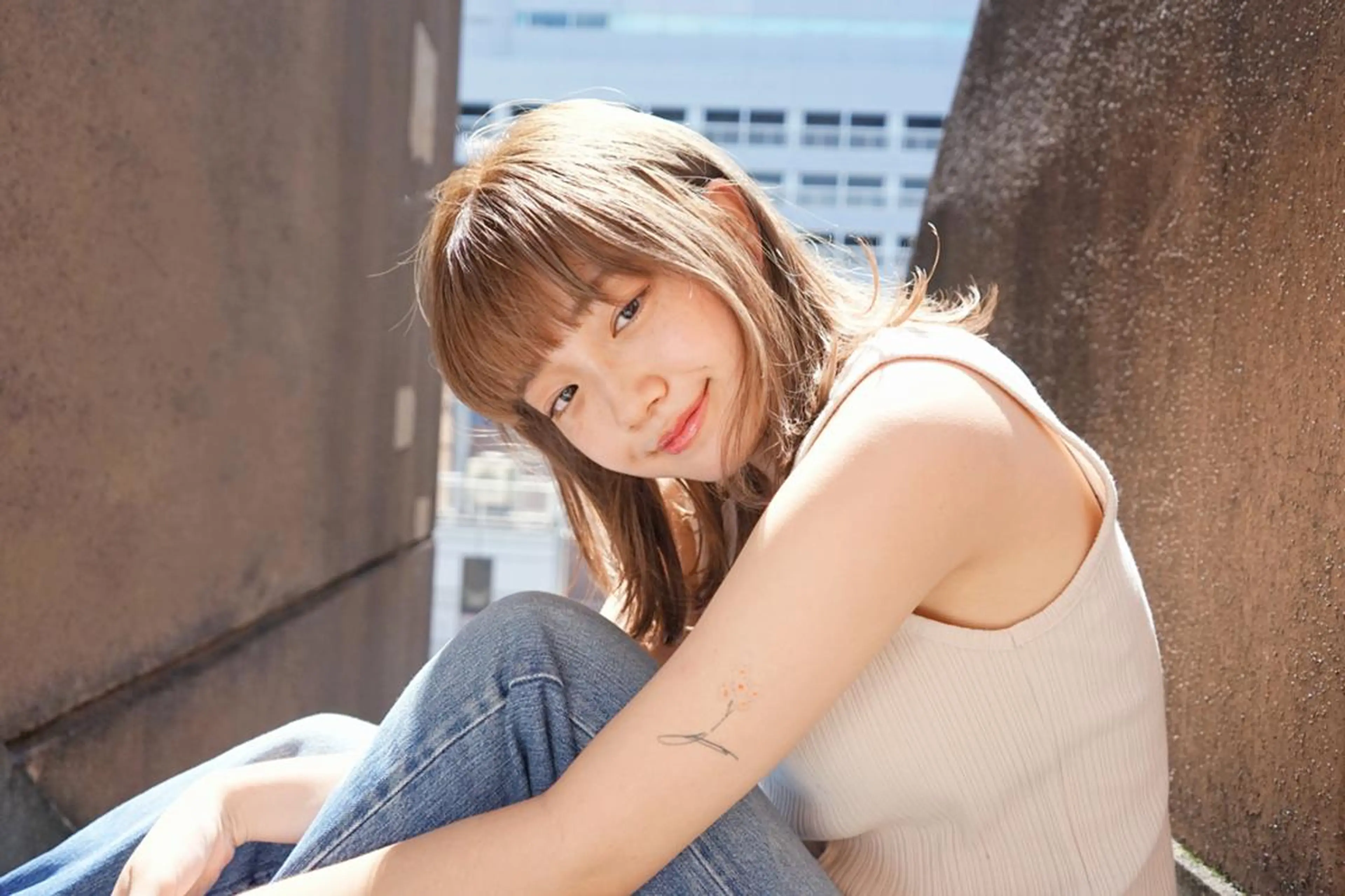 ミディアム カラー ヘアアレンジ アディクシーカラー ハイトーンカラー クオルシアカラー ボブ オン眉 newi 川崎店のヘアスタイル