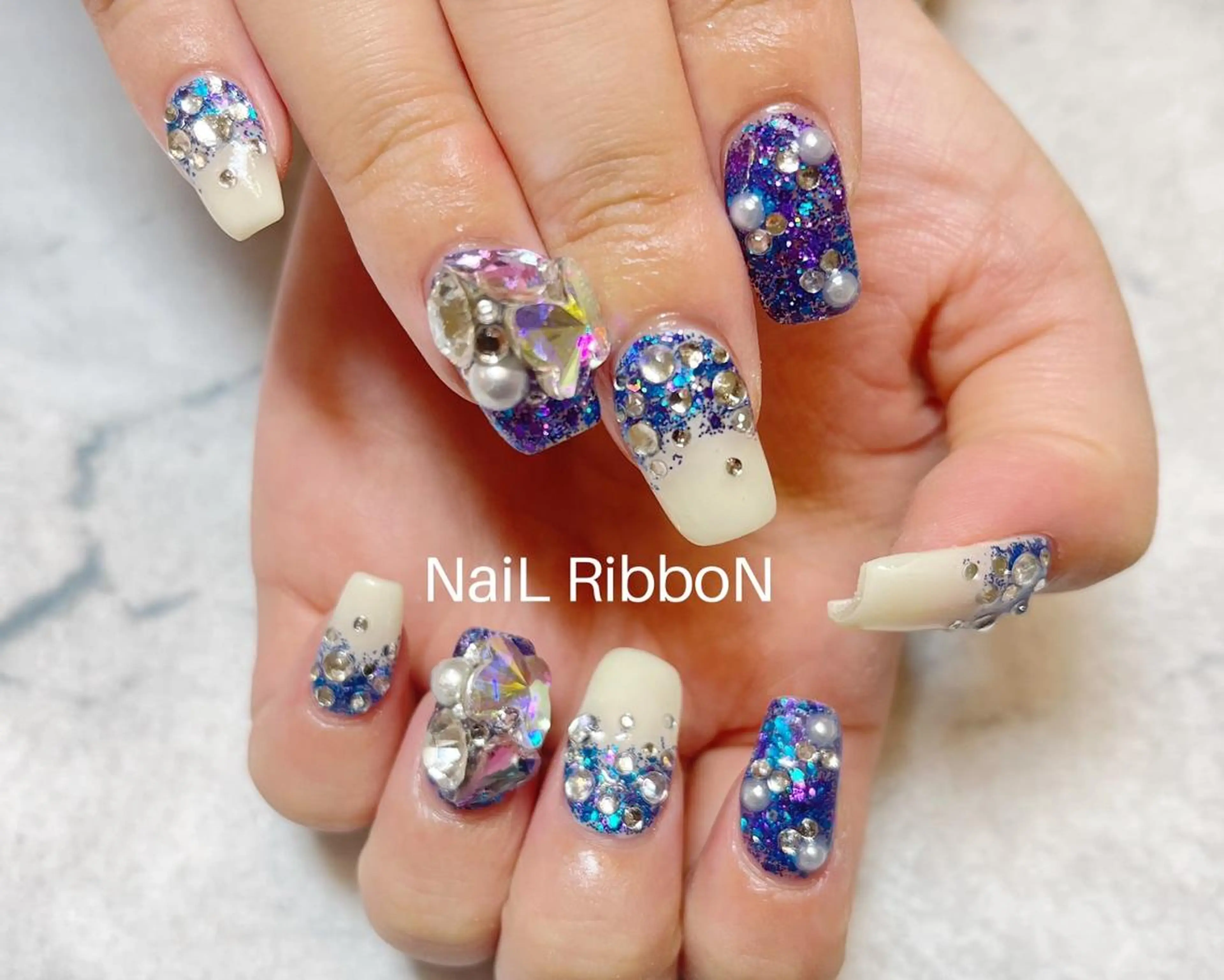 ネイル ネイルリボン 受付スタッフのネイルデザイン