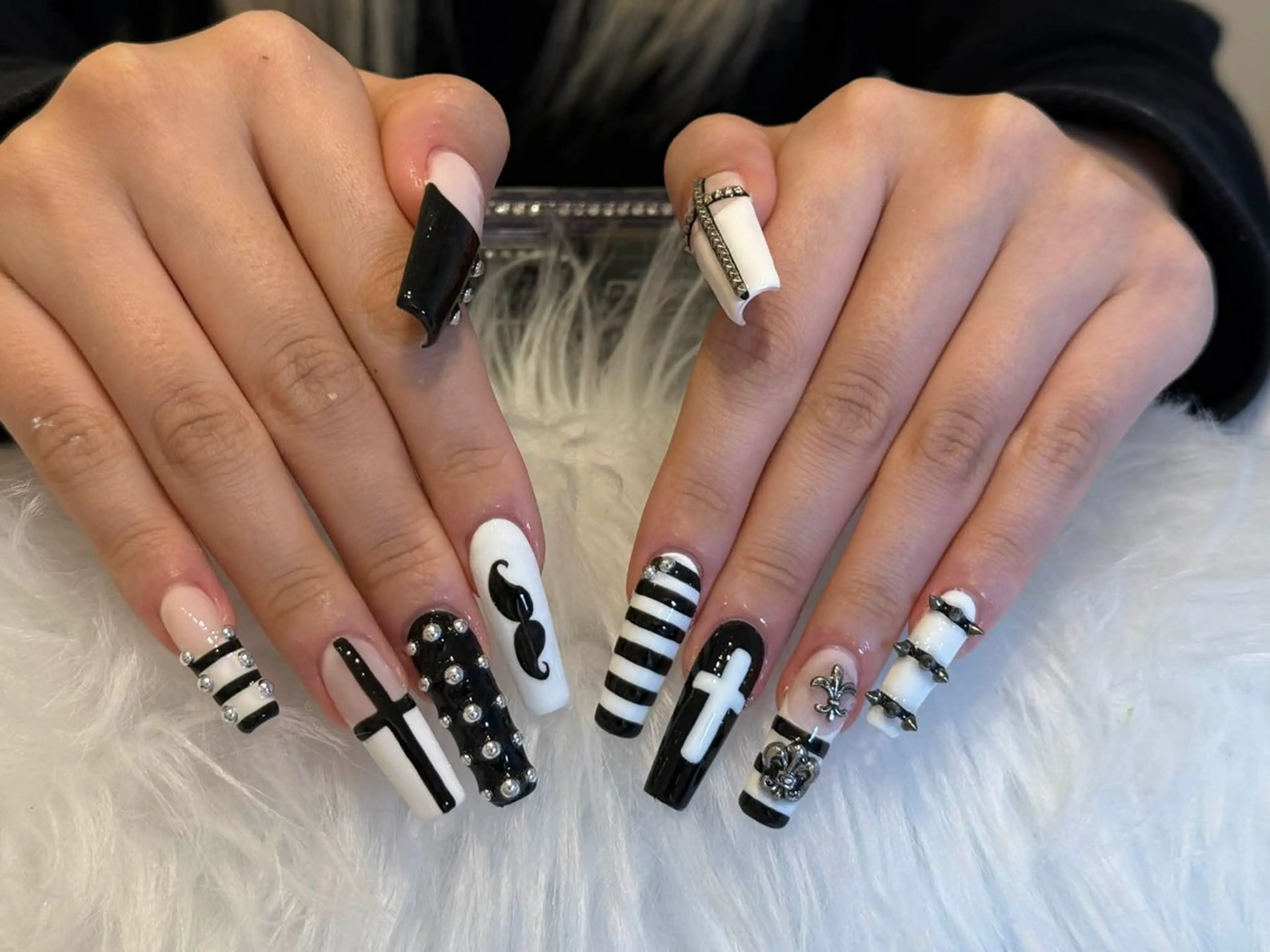 ネイル 韓国ネイル マグネットネイル ニュアンスネイル シンプルネイル バレンタイン ハンドネイル ハンドケア Nihonthy Nail 新宿所属・Nihonthy Nail 新宿のネイルデザイン