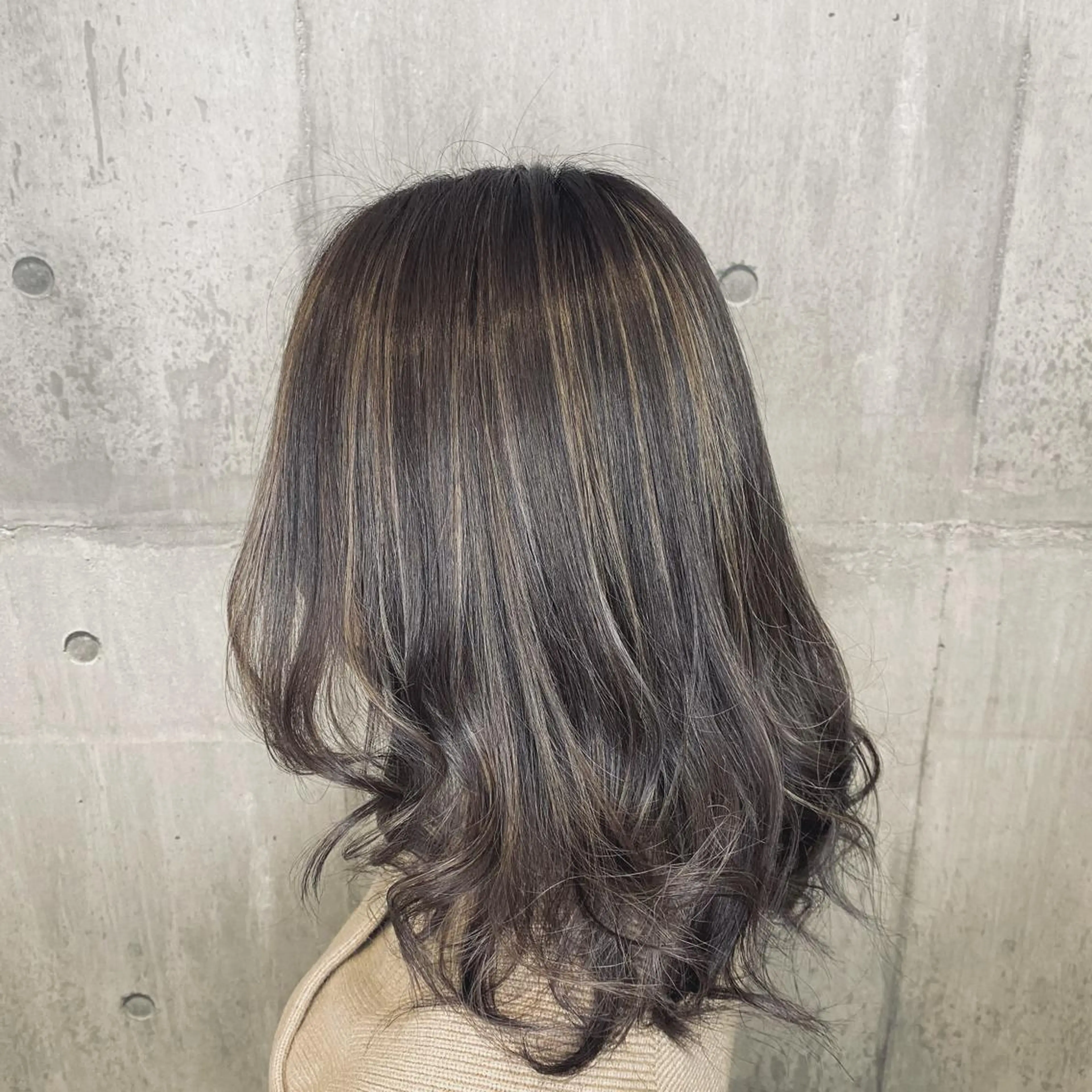 ミディアム カラー ハイライトカラー ハイライト Rlino所属・ﾊｲﾗｲﾄ/ﾚｲﾔｰ ｶｯﾄ/大嶽謙のヘアスタイル