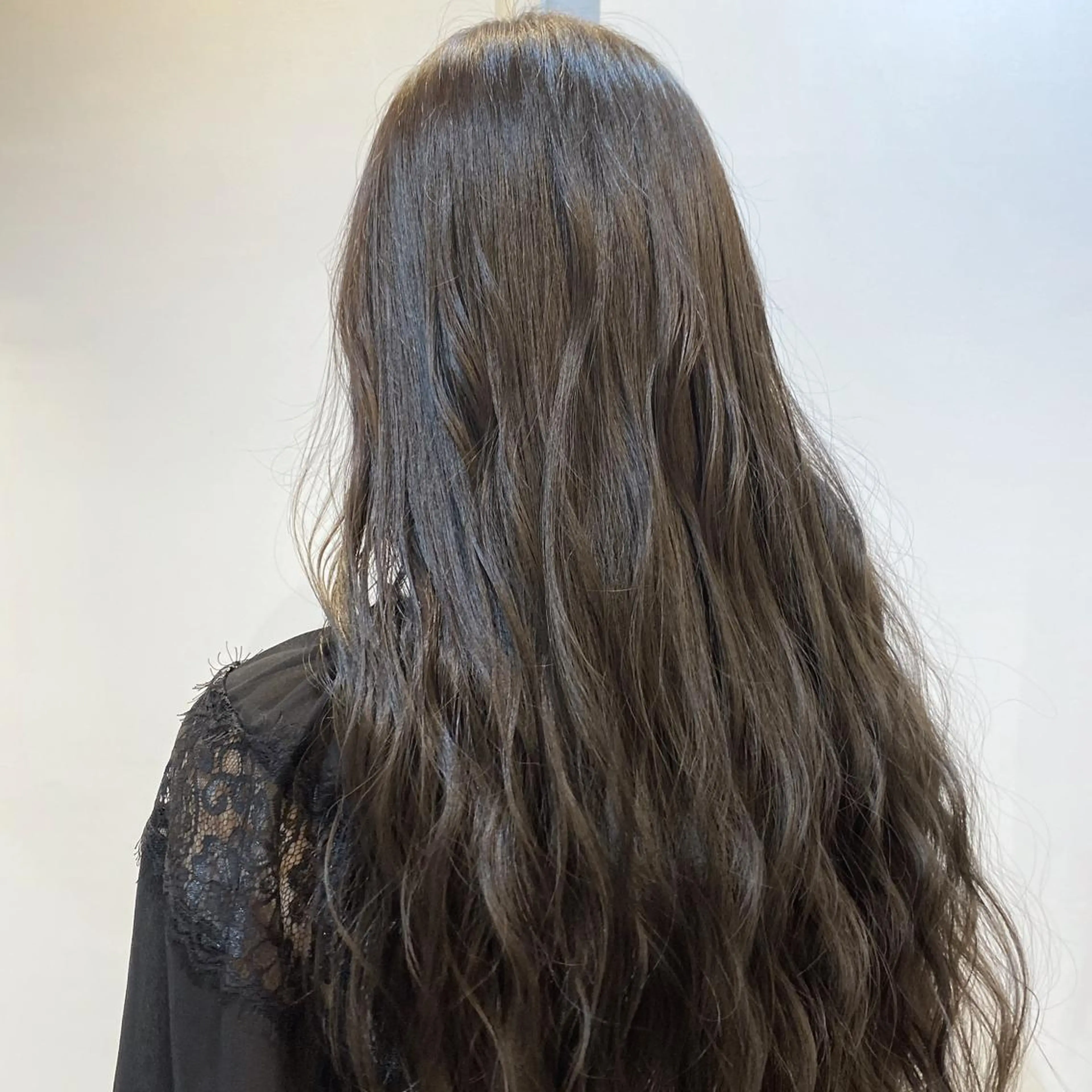 ロング カラー ブリーチ 透明感カラー グレージュ ブリーチなしカラー 韓国ヘア☁️ mitsukiのヘアスタイル