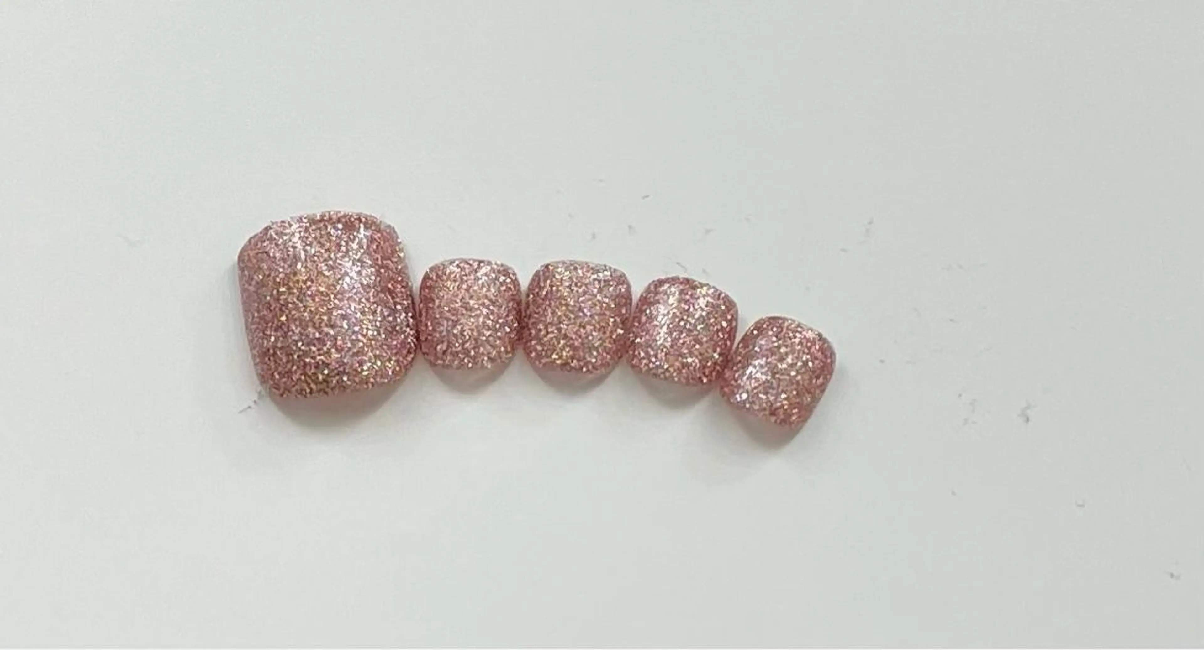 ネイル ラメ(グリッター) ピンク マナビス& ボワールのネイルデザイン