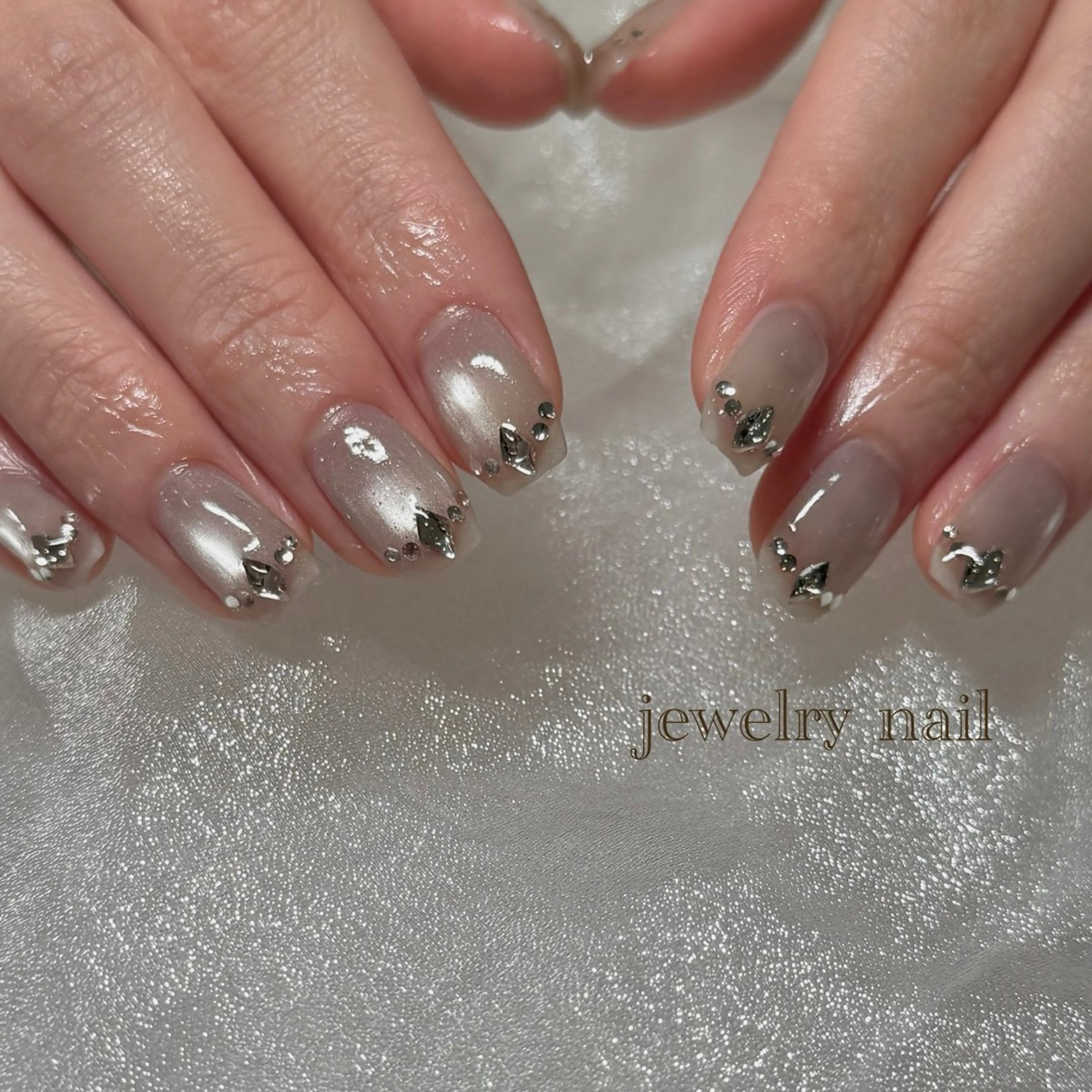 ネイル ハンドネイル chika .のネイルデザイン