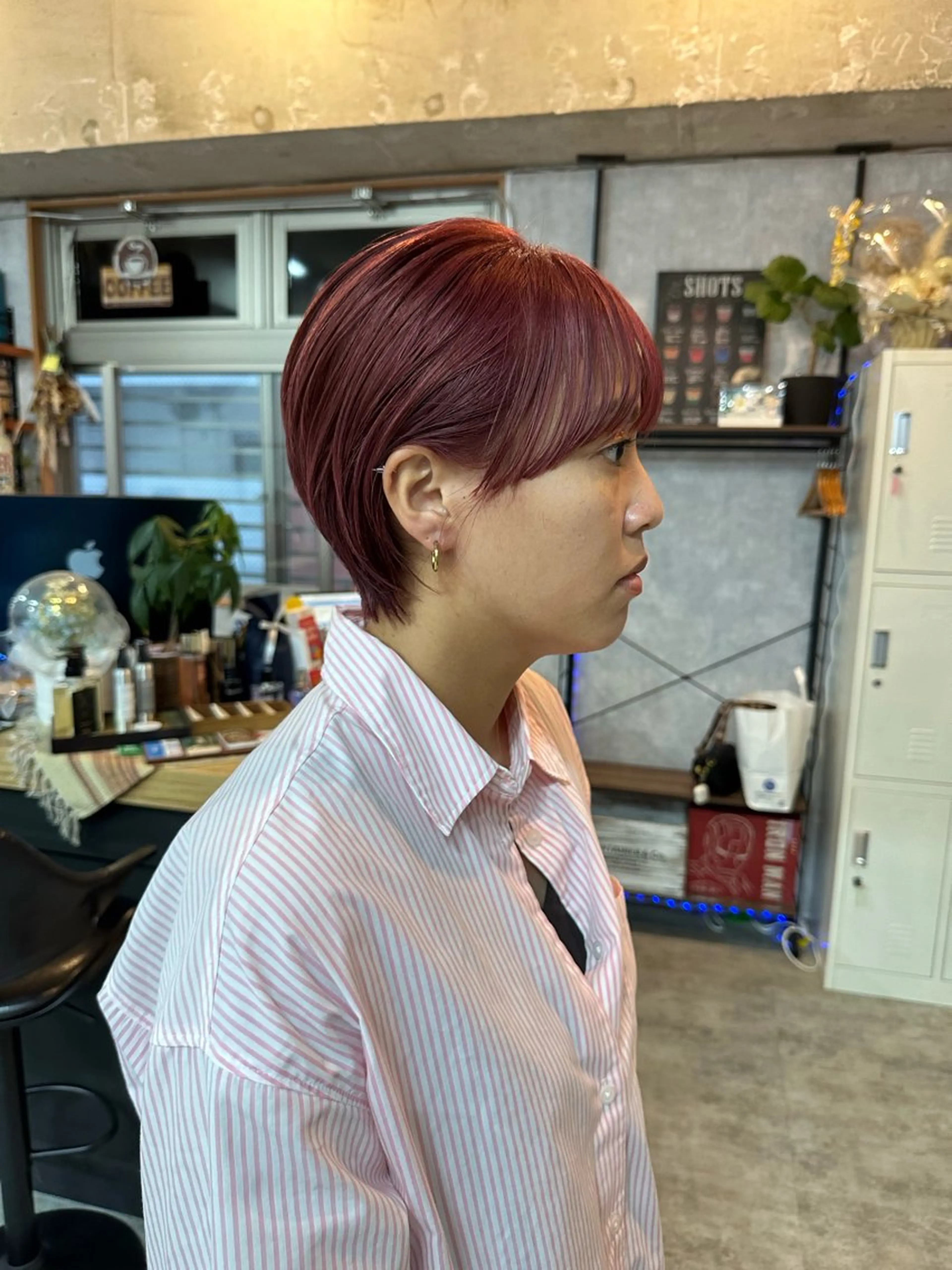 ショート 切りっぱなしボブ ショートボブ ハンサムショート 丸みショート ボブ カット ヘアカラー トリートメント モテ髪/ボブ/ショー ト/アダチフウトのヘアスタイル