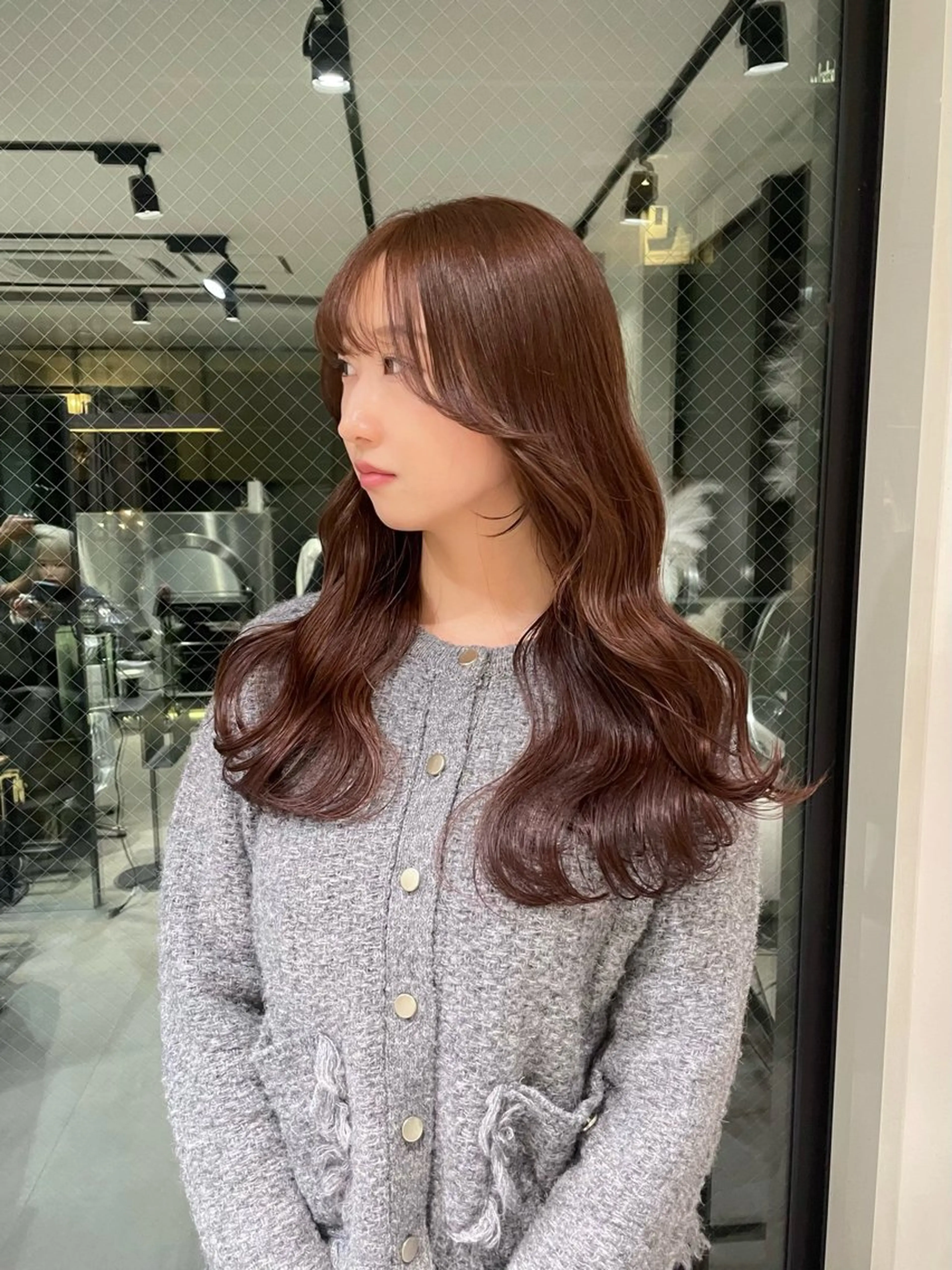 ロング カラー ベージュカラー ブリーチ ブリーチなしカラー ヘアカラー トリートメント ヘッドスパ ヘアセット Qin shaire salon 原宿店所属・レイヤーカット 韓国ヘアayameのヘアスタイル